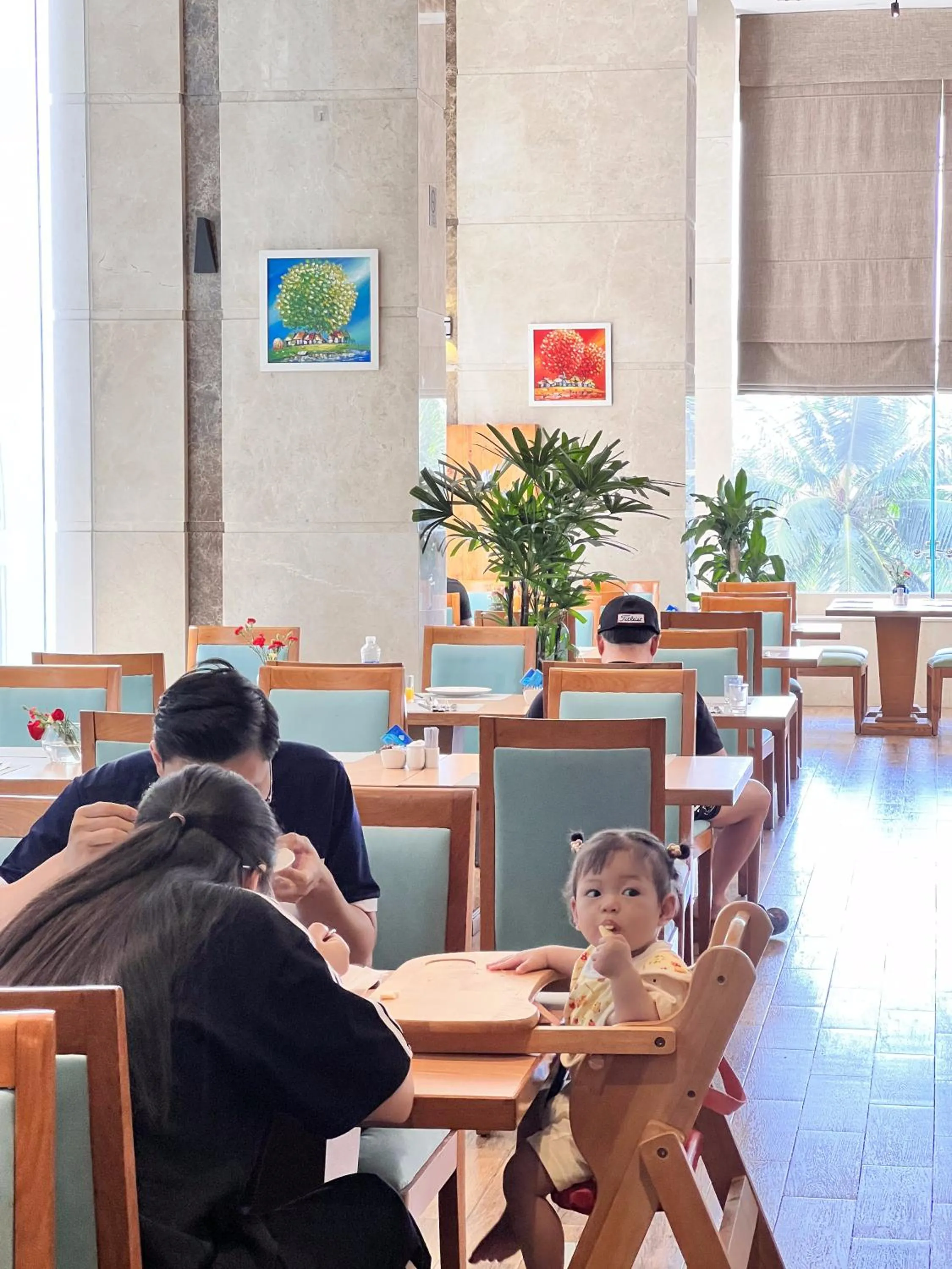 Restaurant/places to eat in Diamond Sea Hotel