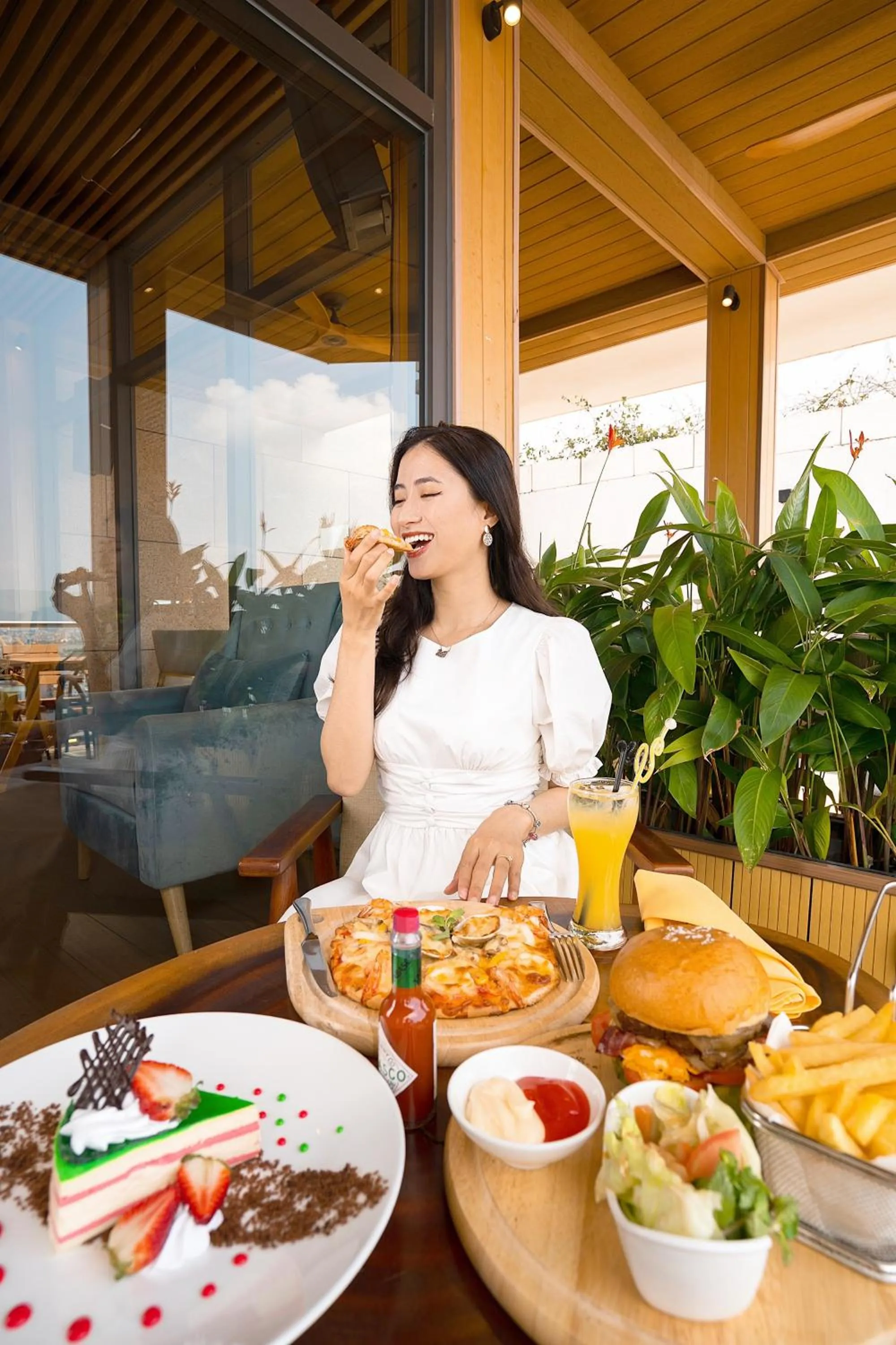 Food and drinks in Diamond Sea Hotel