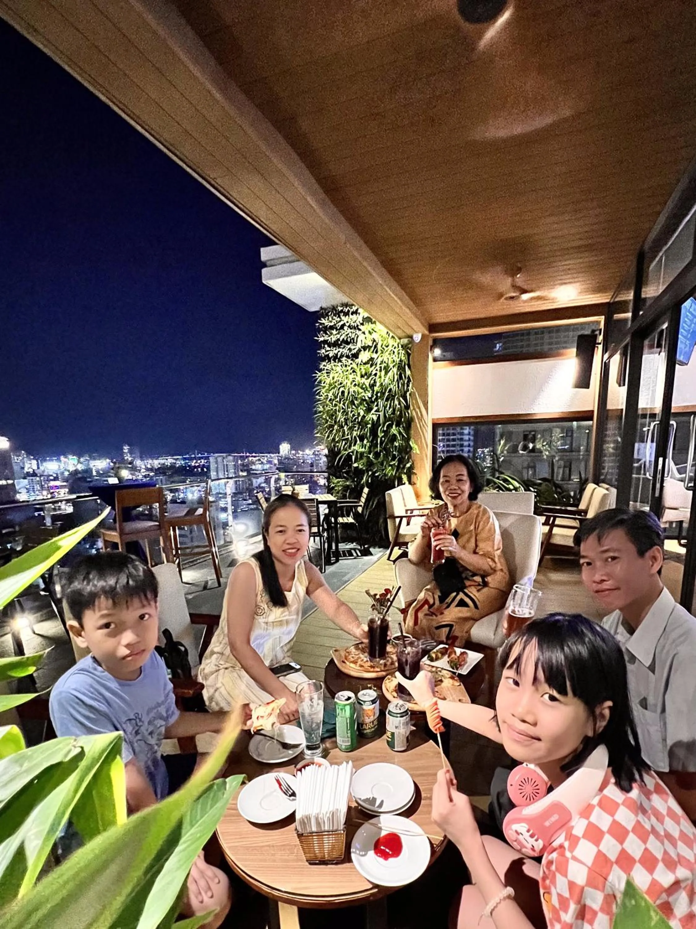 Lounge or bar in Diamond Sea Hotel