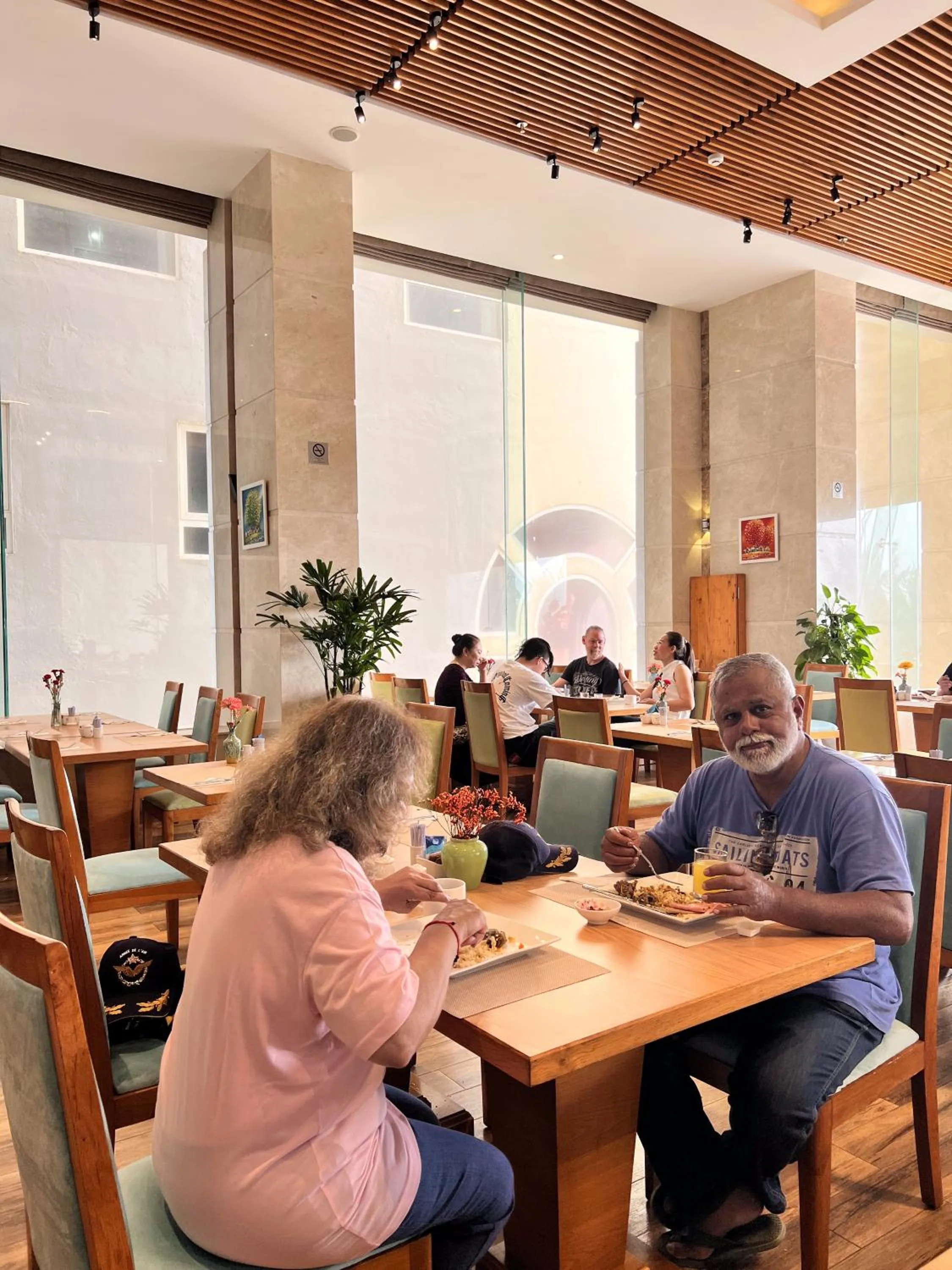 Restaurant/places to eat in Diamond Sea Hotel