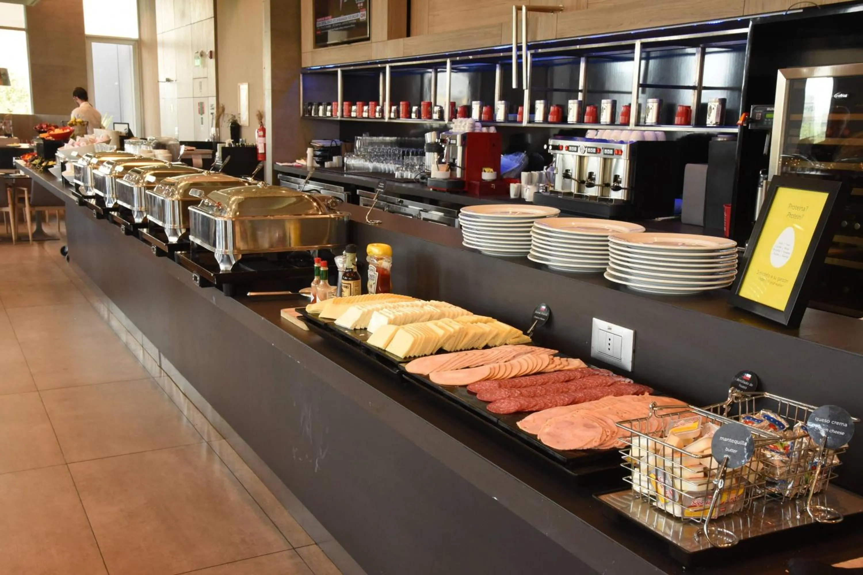 Restaurant/places to eat in Courtyard by Marriott Santiago Las Condes