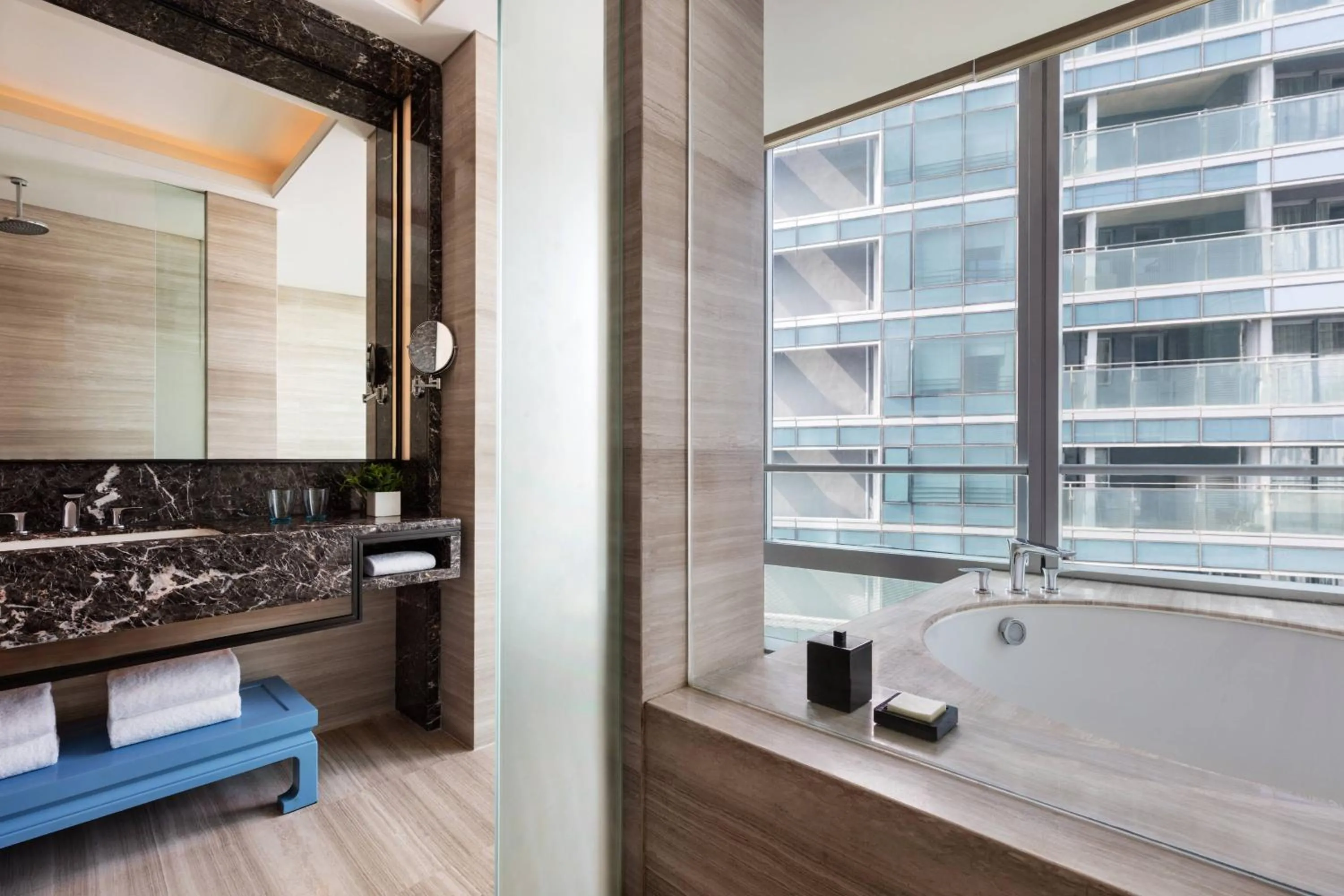 Bathroom in JW Marriott Hotel Shenzhen Bao'an International Airport