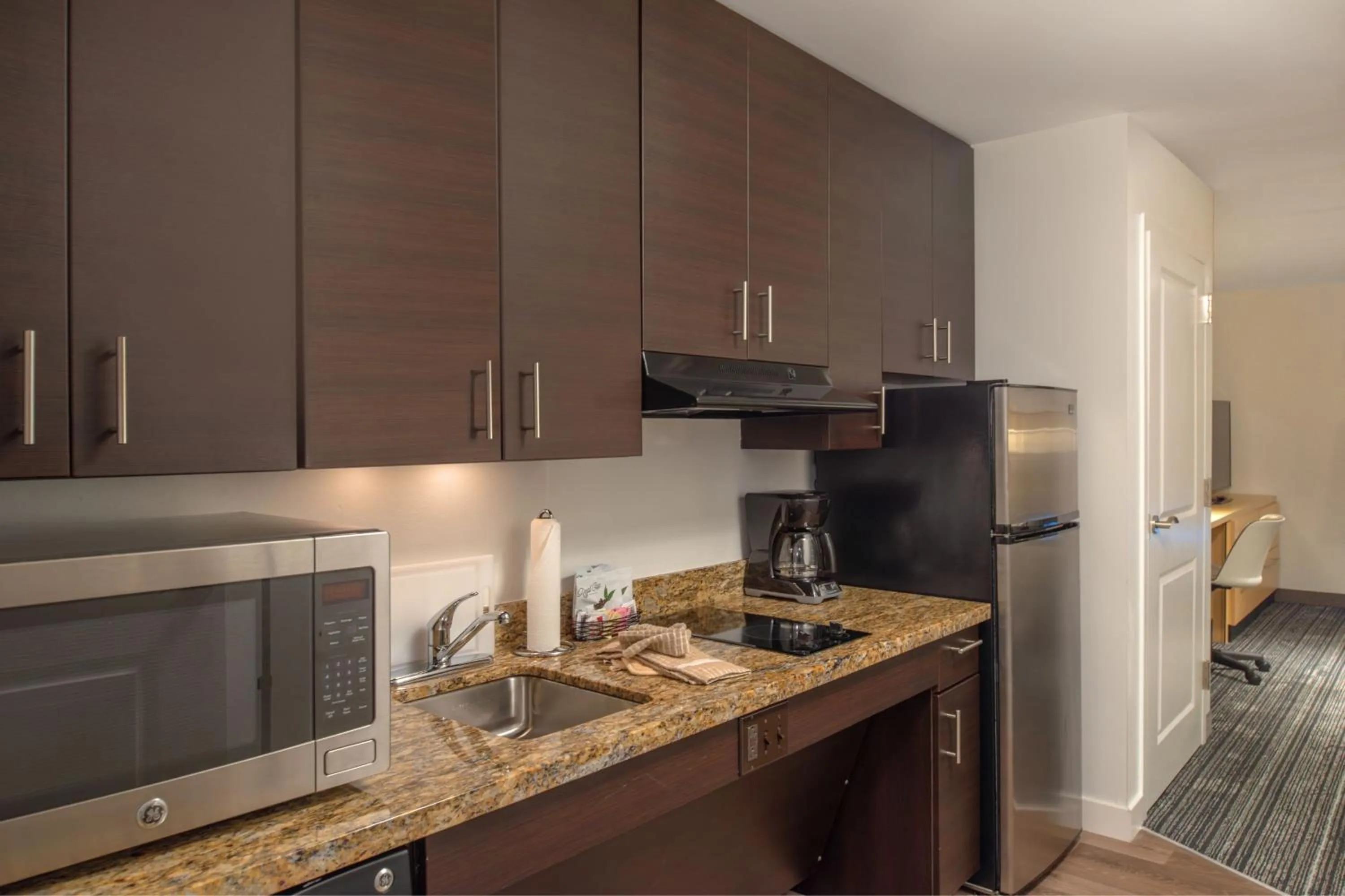 Kitchen or kitchenette in TownePlace Suites by Marriott Wareham Buzzards Bay