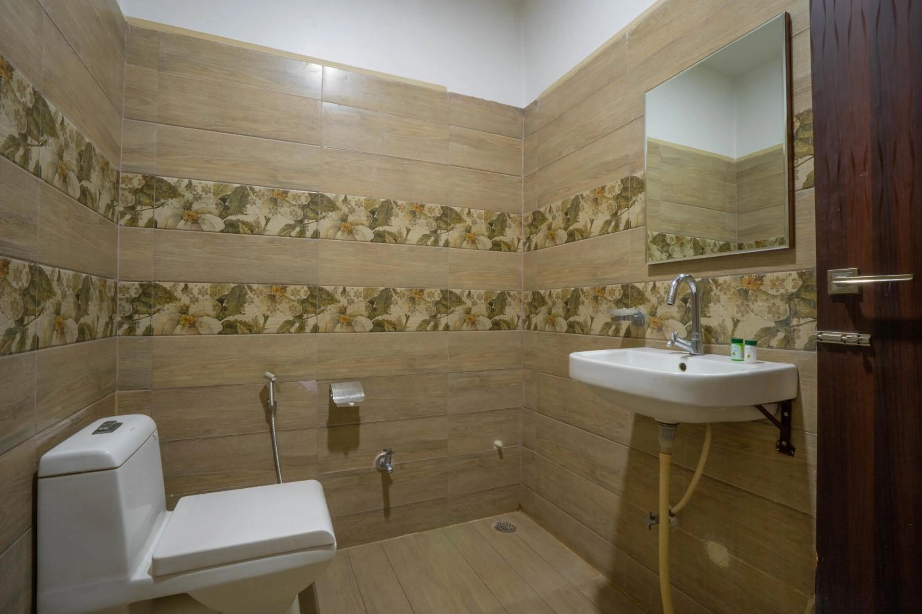 Toilet in Hotel Kiaara