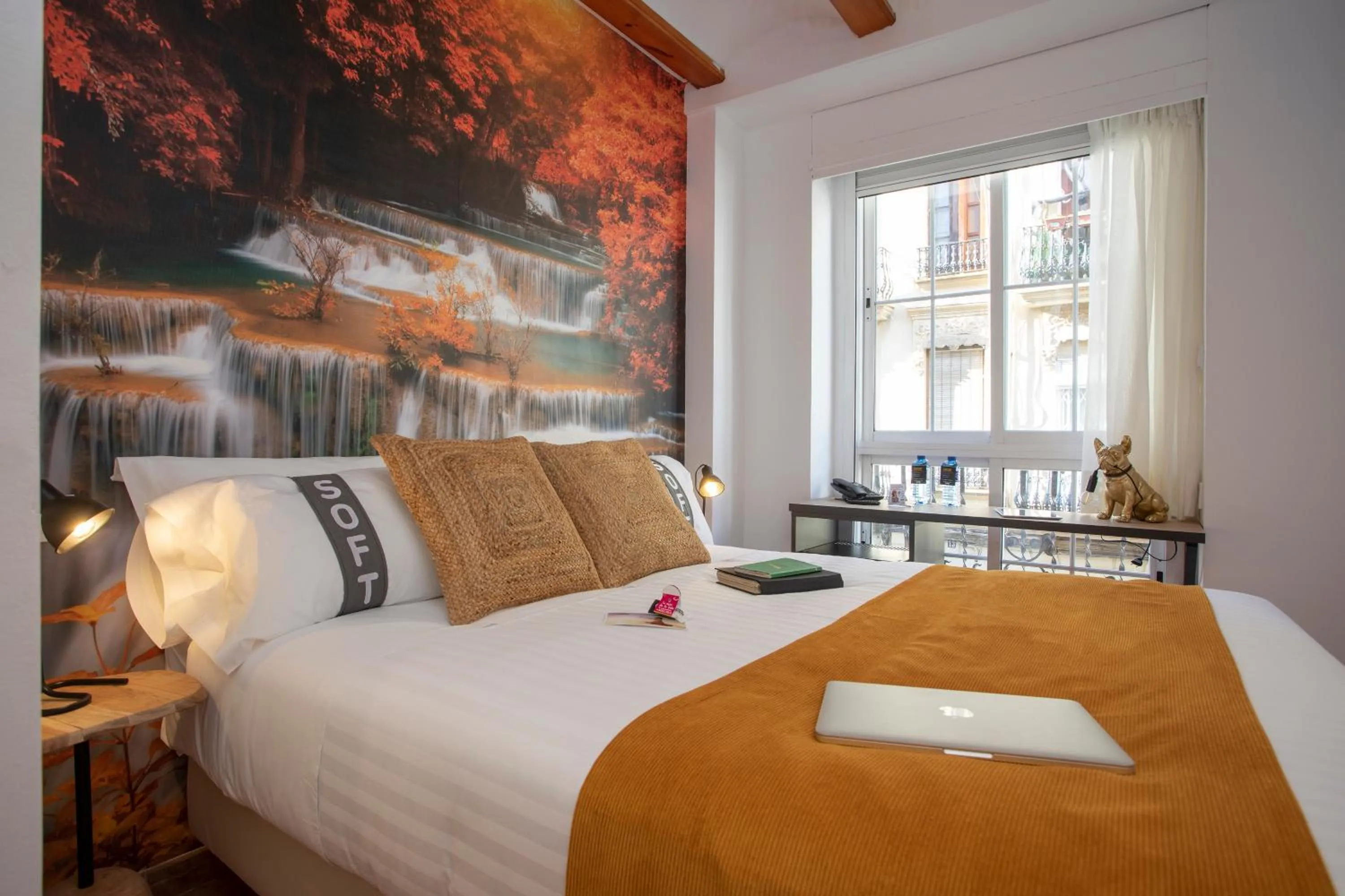 Photo of the whole room, Bed in Casual Natura Valencia