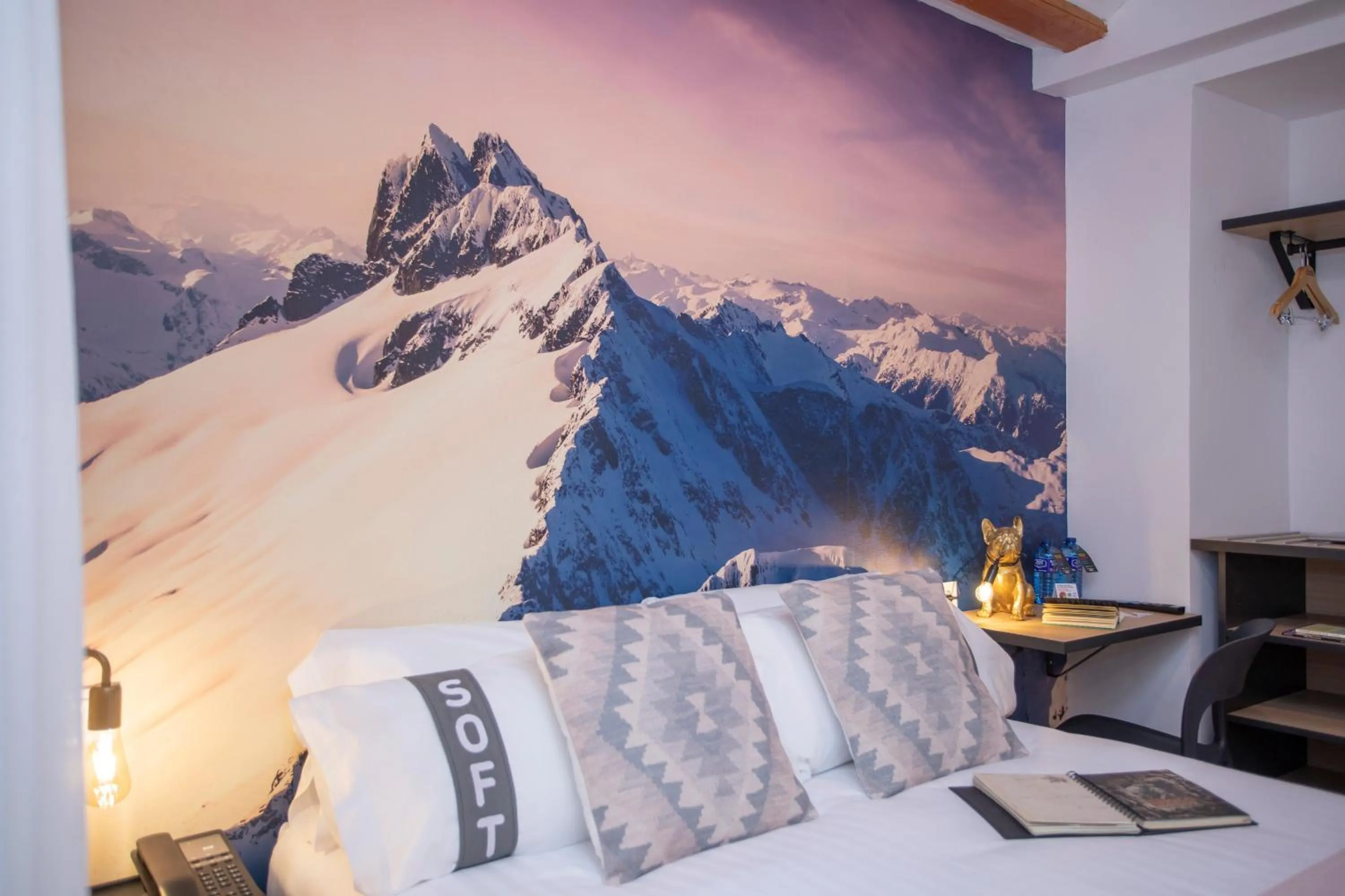 Photo of the whole room, Bed in Casual Natura Valencia