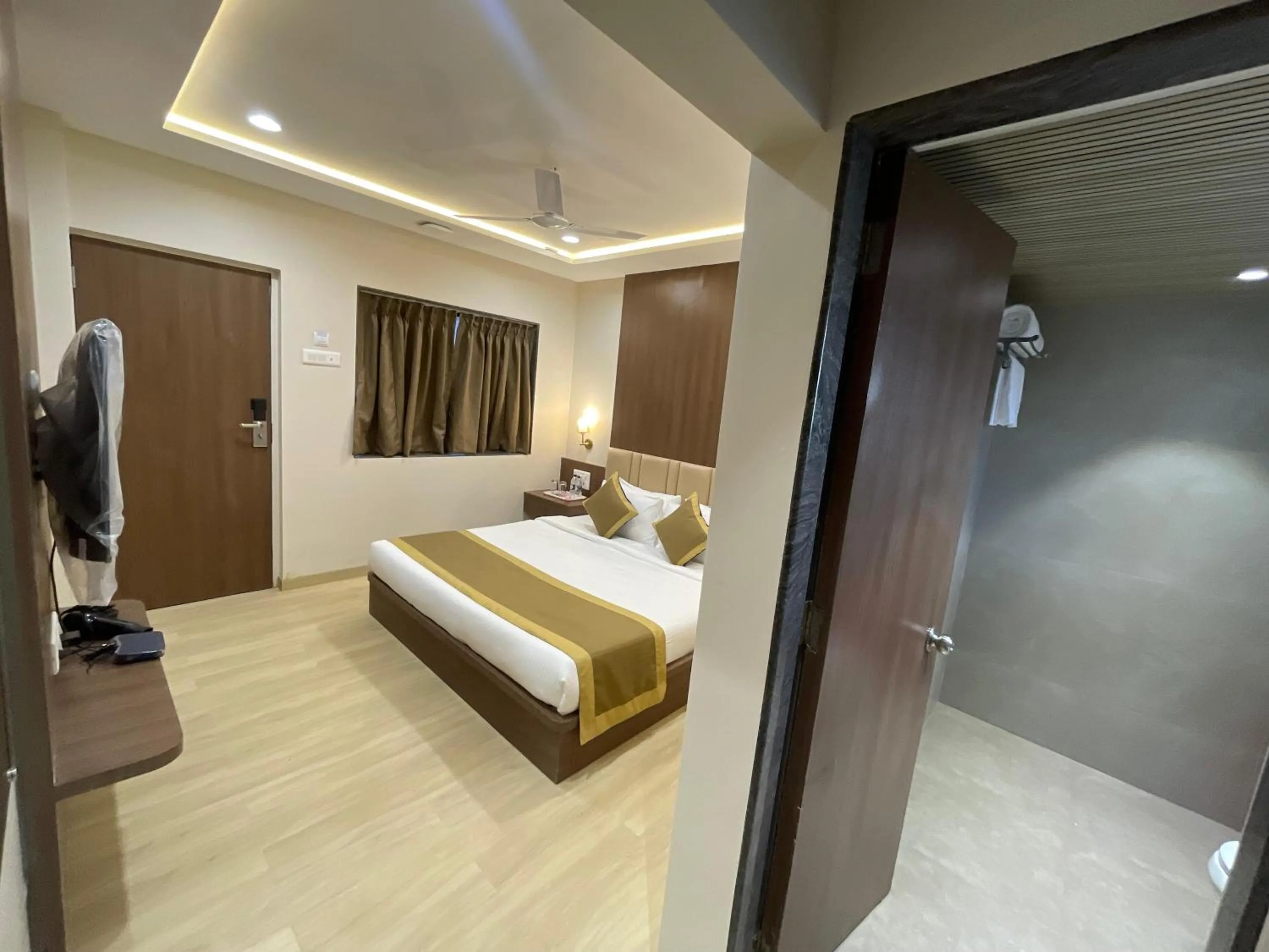 Photo of the whole room, Bed in The Byke Shanti Villa - Mahableshwar