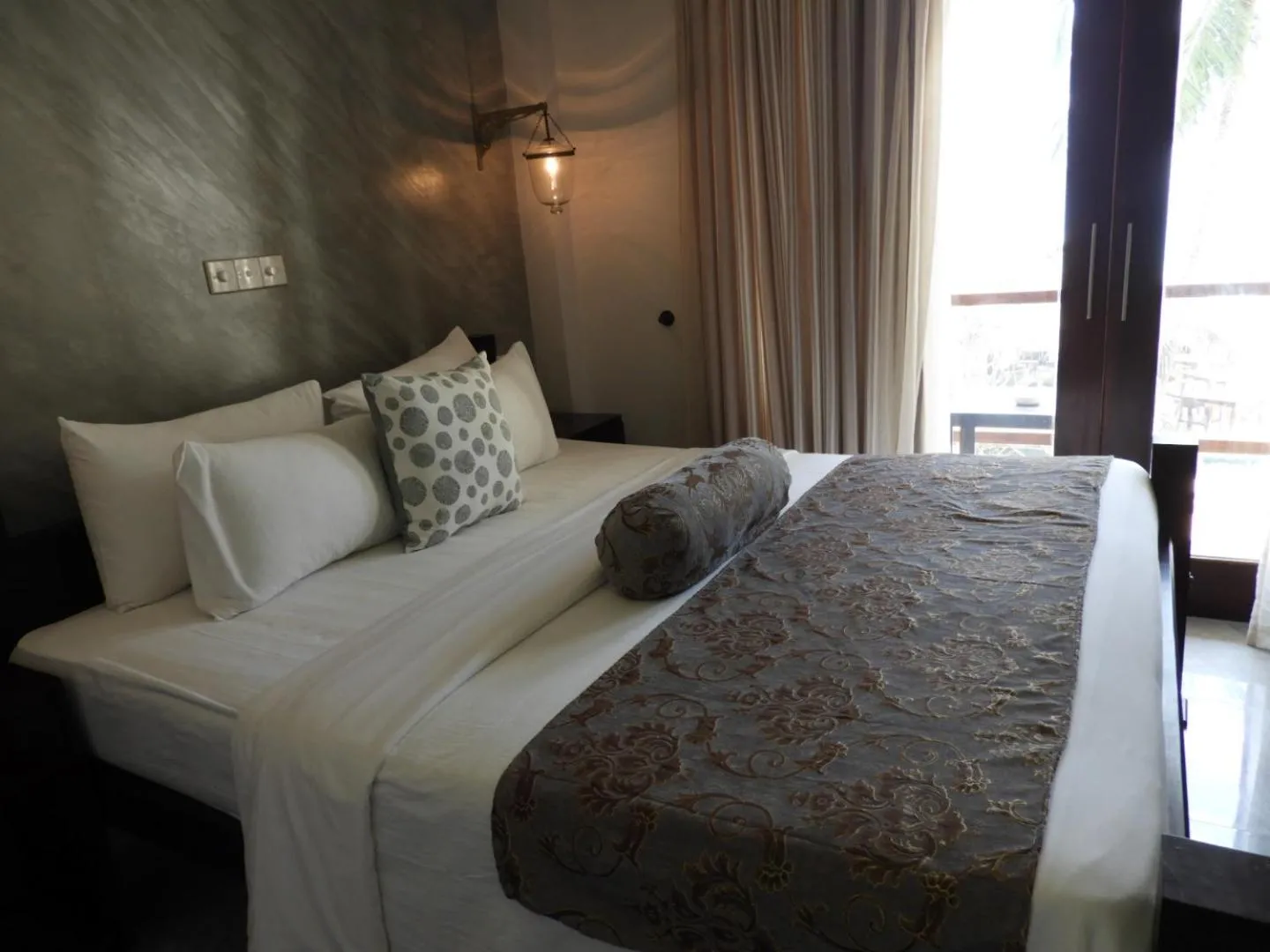 Junior Double Sea View in Sapphire Seas Beachfront Hotel