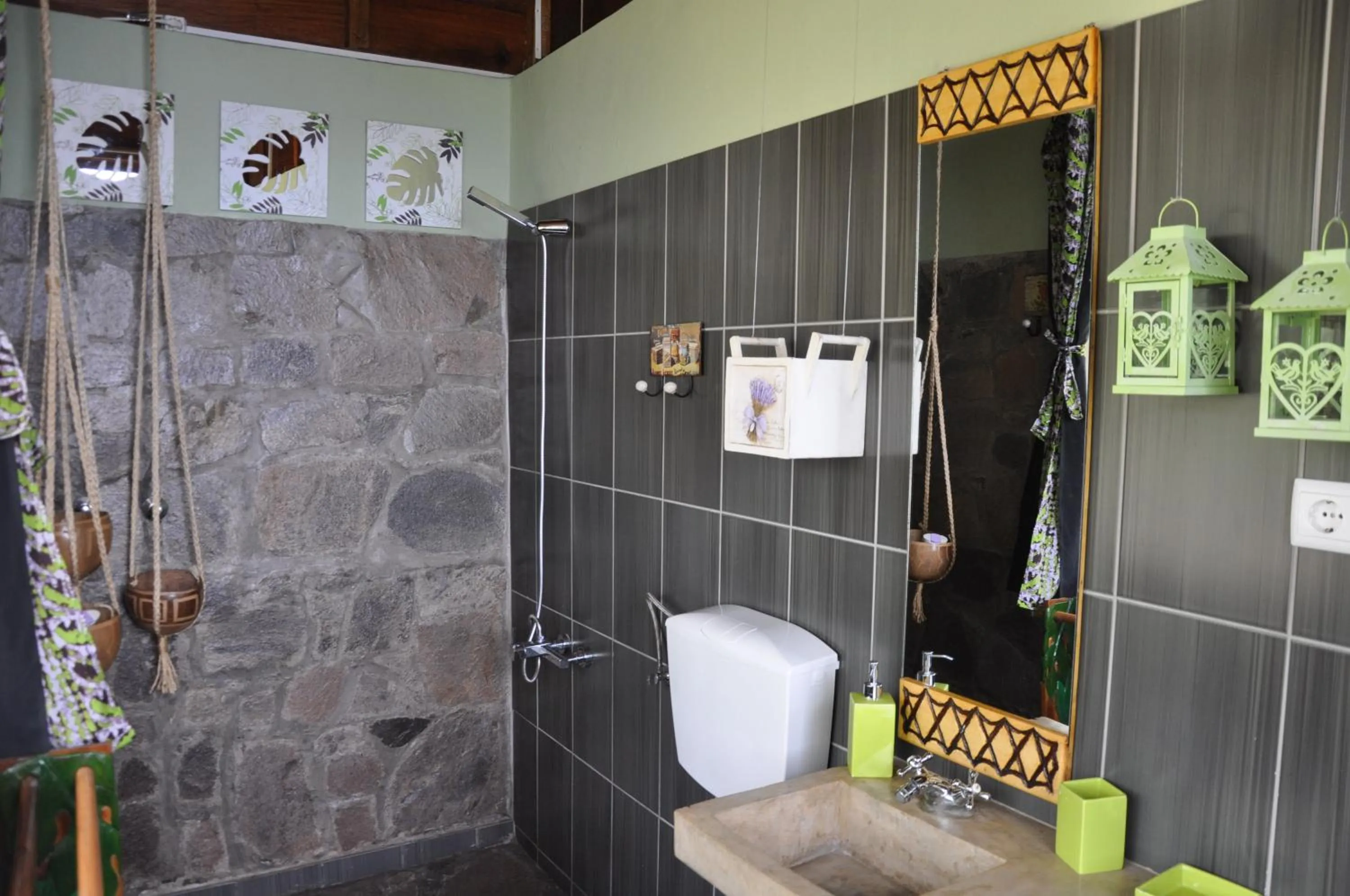 Bathroom in Mucumbli