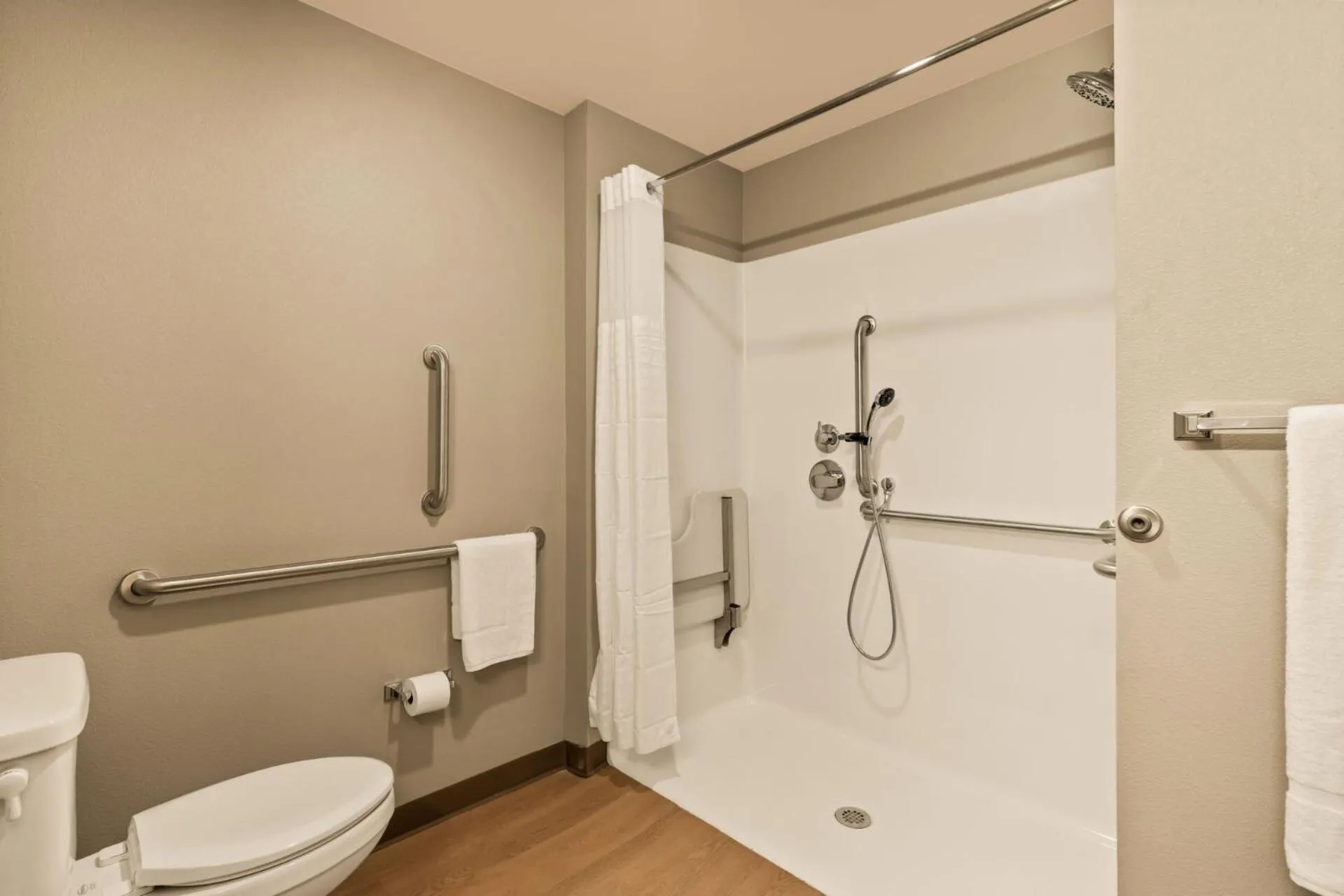 Bathroom in LivAway Suites Tri-Cities-Richland