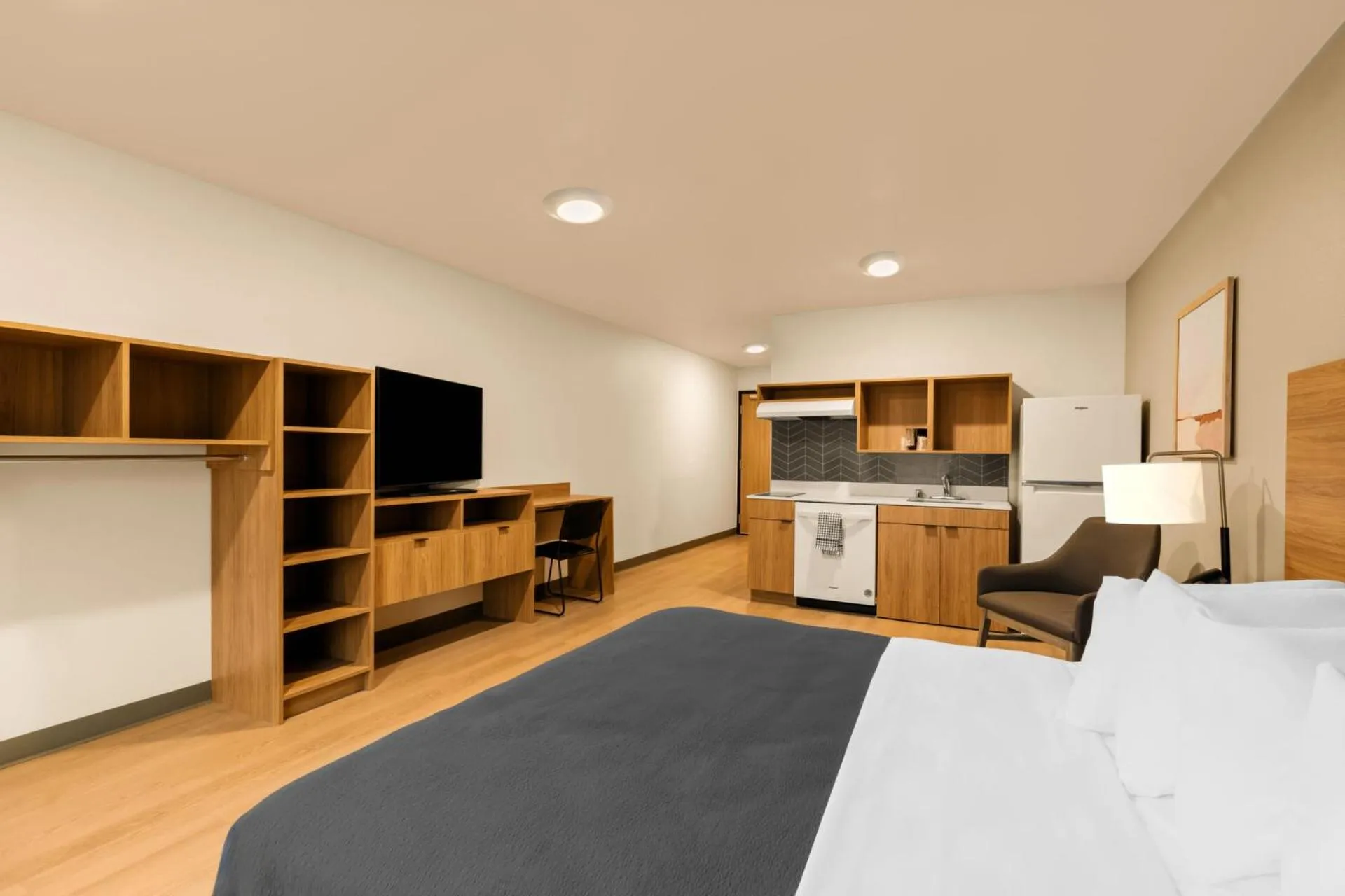 Bedroom, Bed in LivAway Suites Tri-Cities-Richland