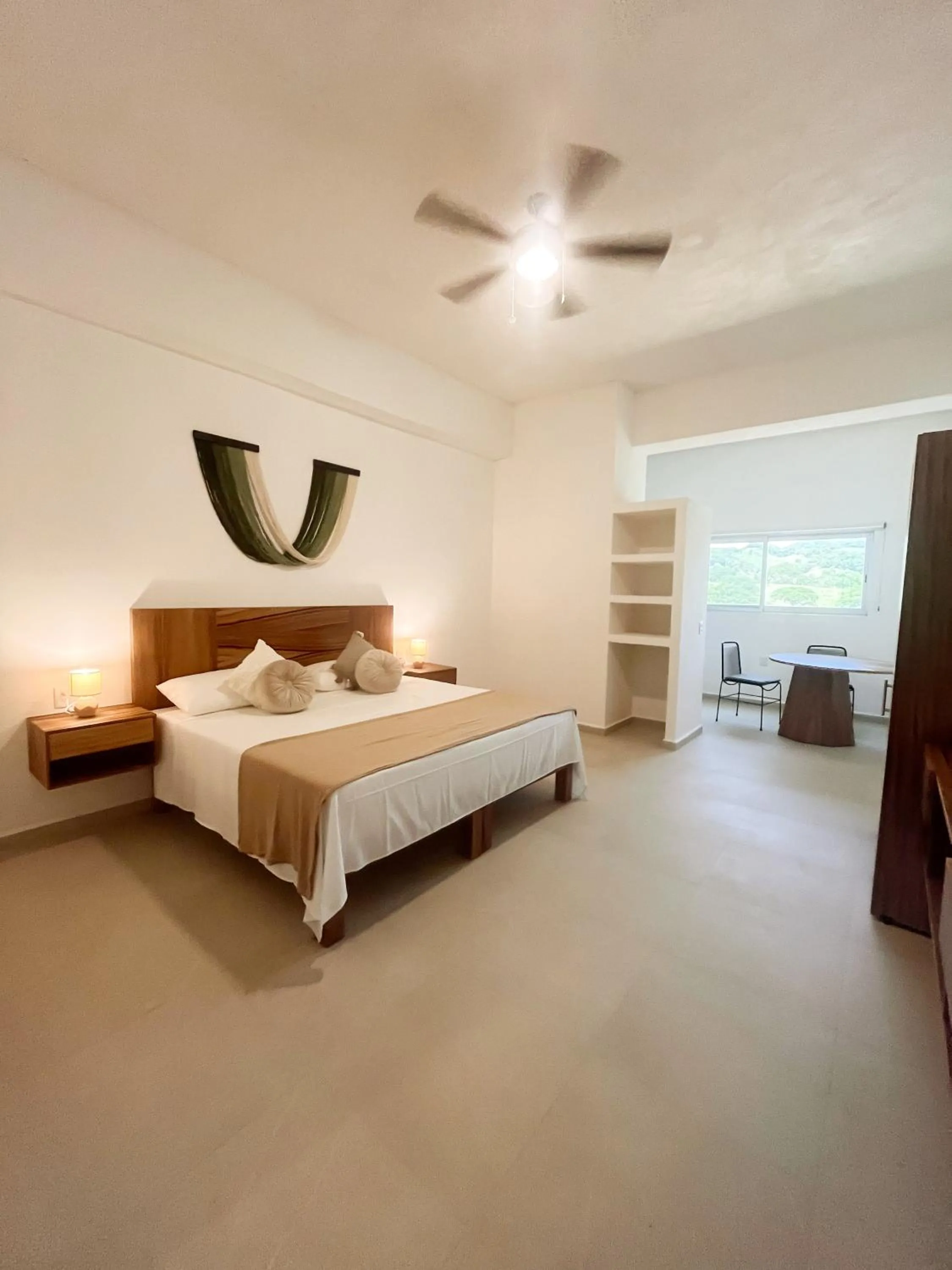 Photo of the whole room, Bed in Itare Beach House
