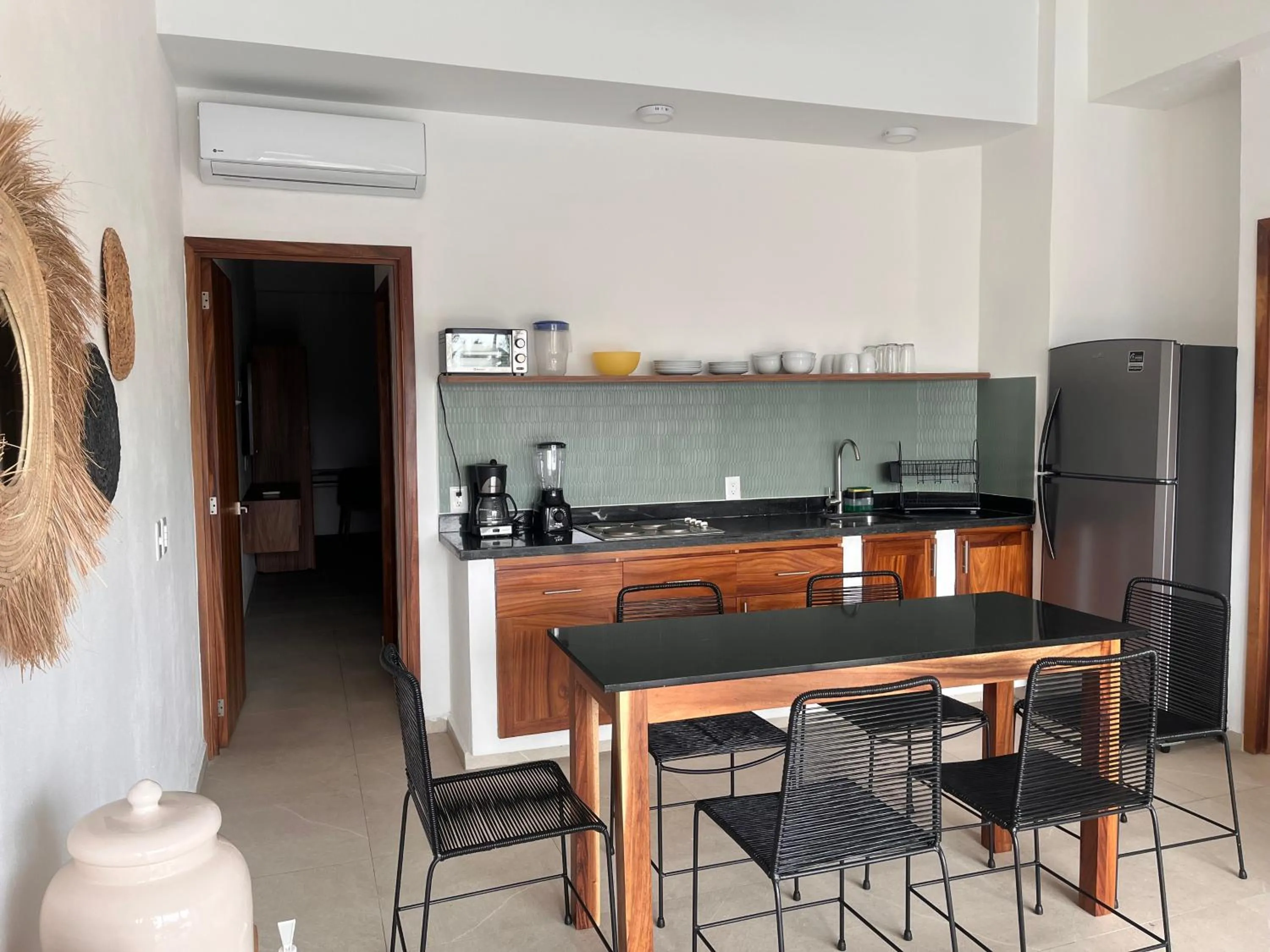 Kitchen or kitchenette in Itare Beach House