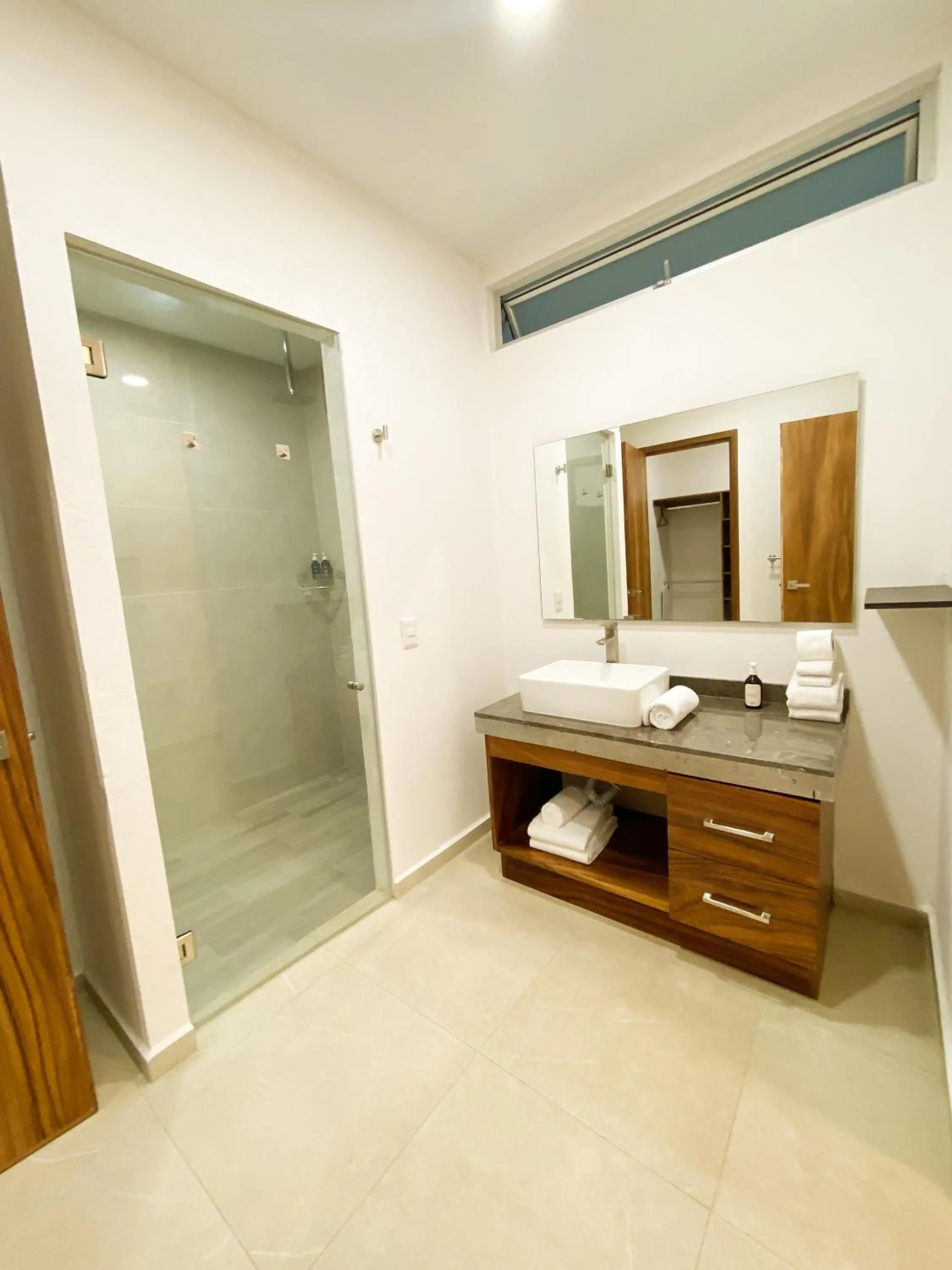 Bath in Itare Beach House