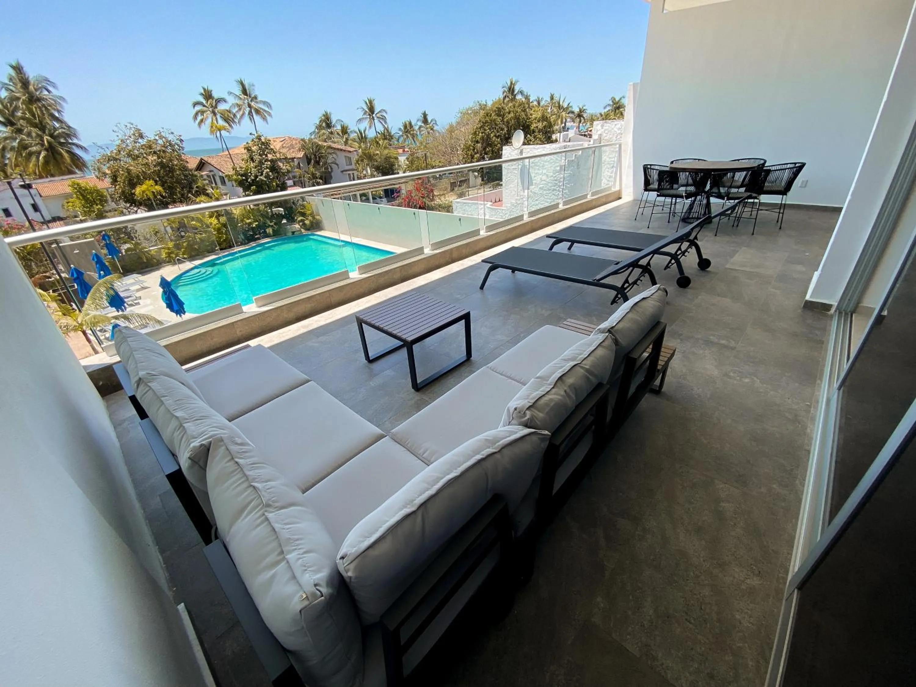 Balcony/Terrace in Itare Beach House