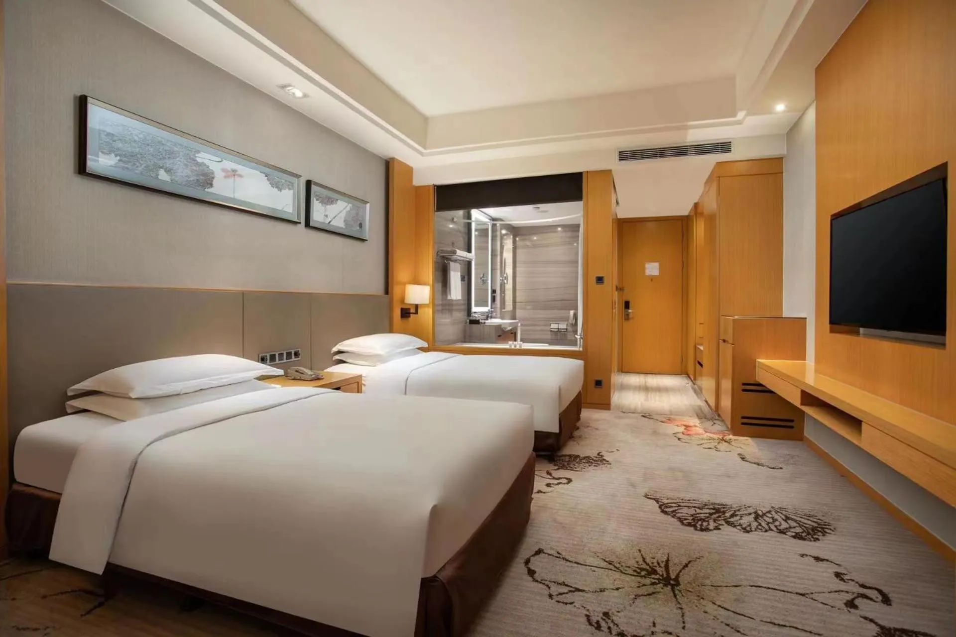 Bed in Wyndham Shanghai Nanxiang