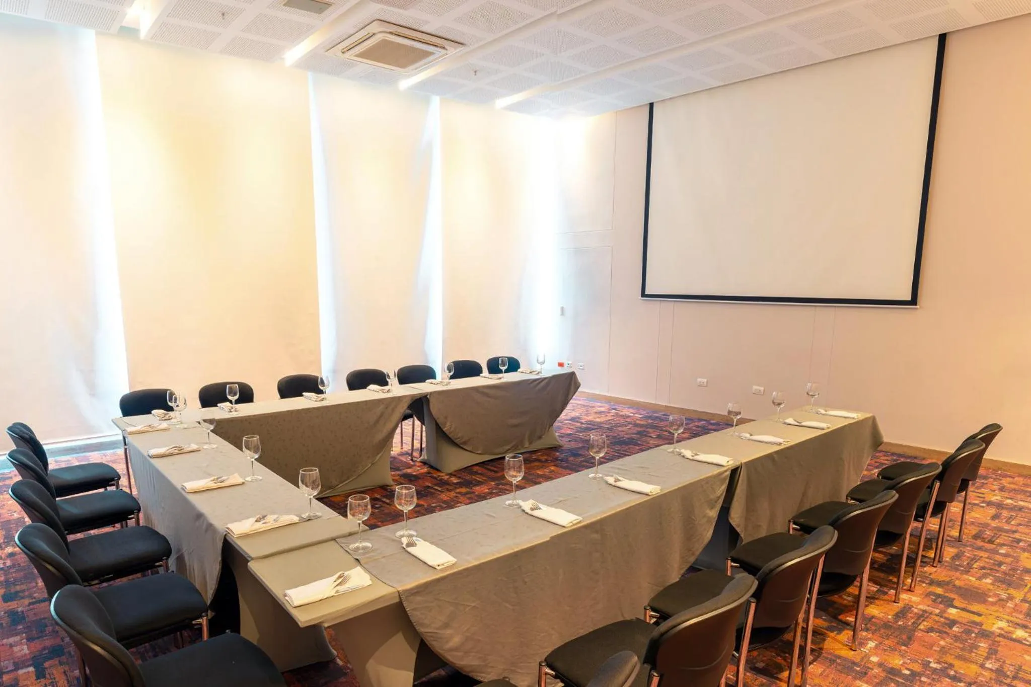Meeting/conference room in Holiday Inn Cúcuta by IHG