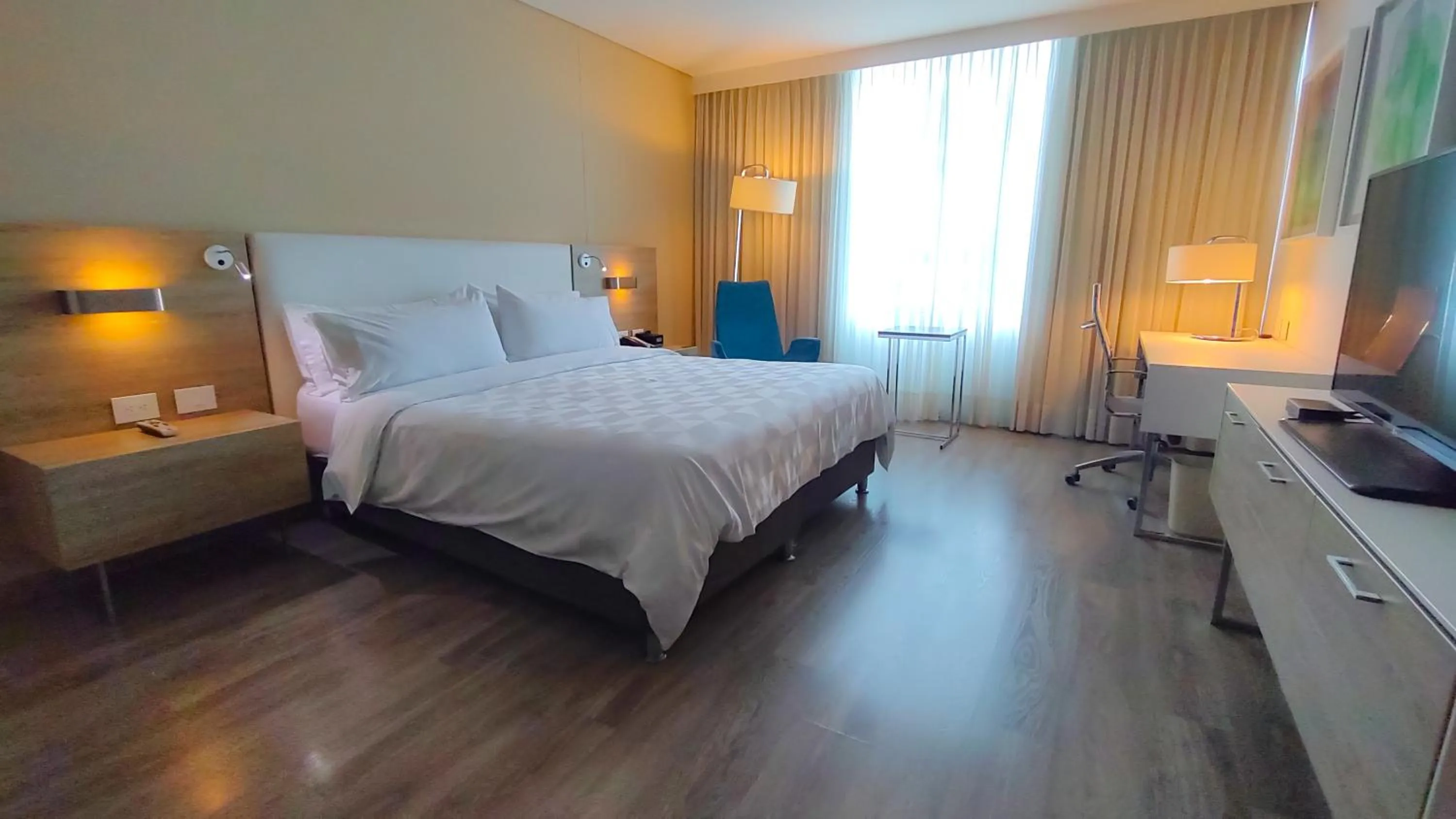 Bed in Holiday Inn Cúcuta by IHG