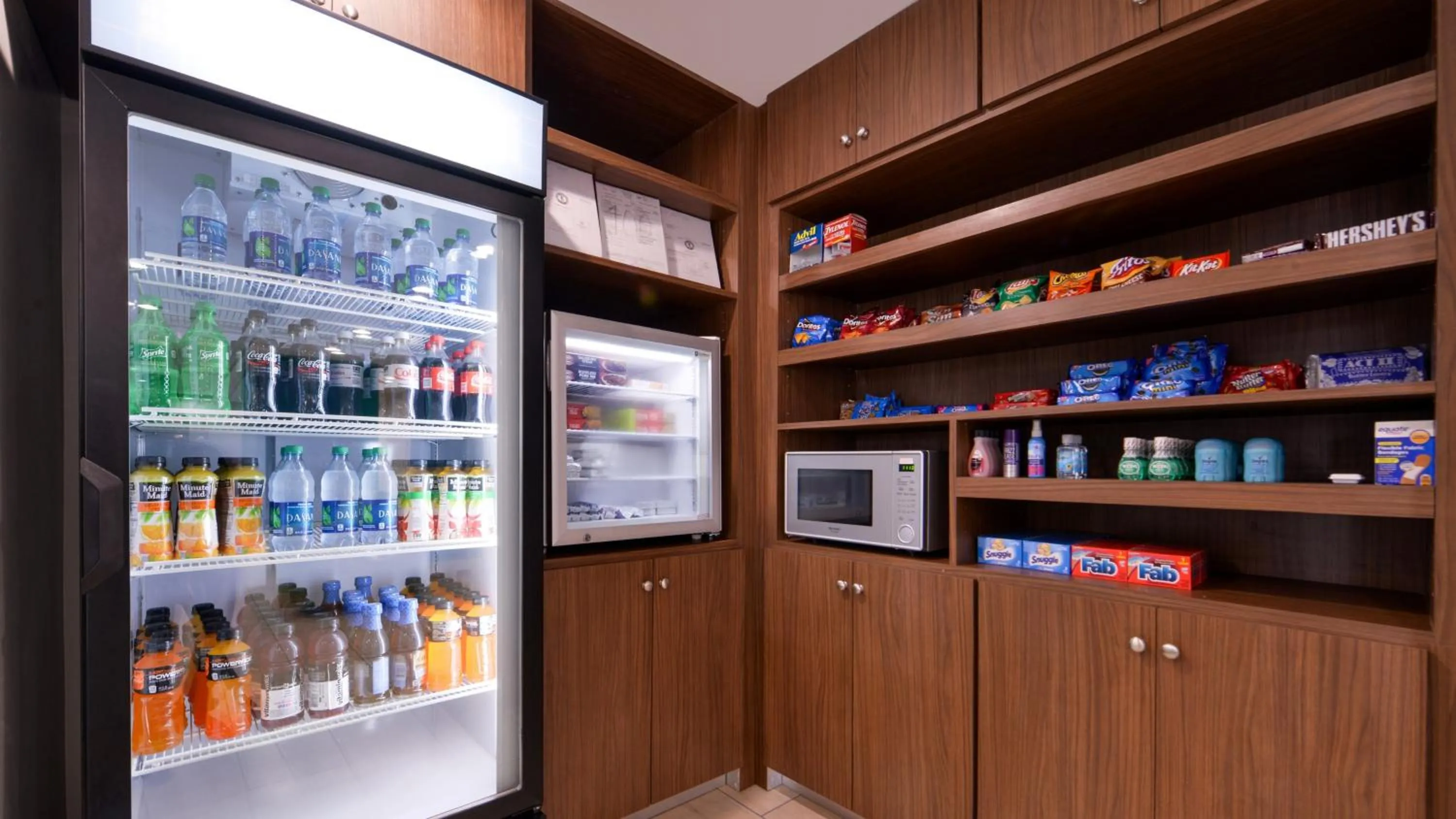 On-site shops in Holiday Inn Express & Suites Lexington Midtown - I-75 by IHG