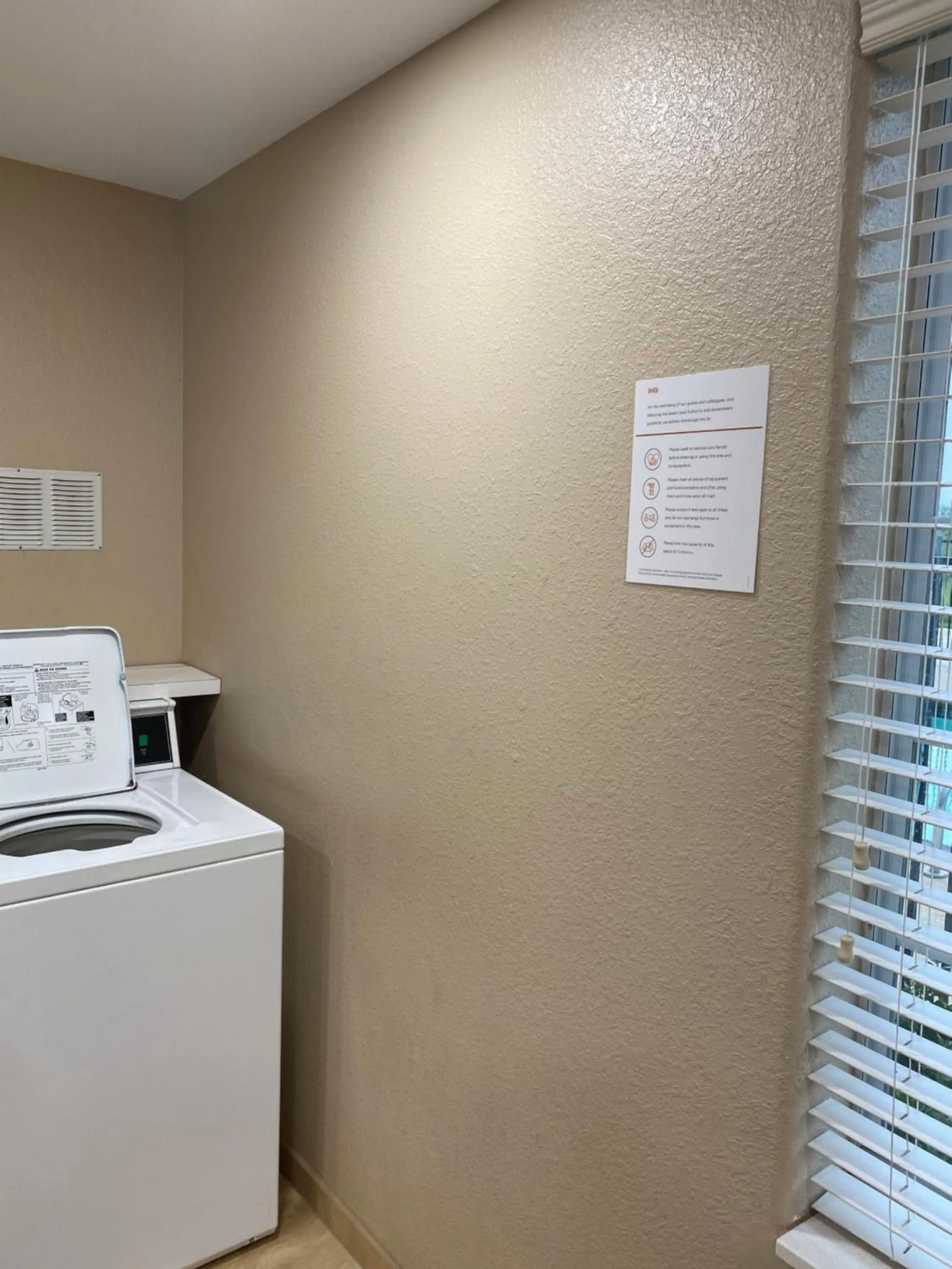 washing machine in Candlewood Suites Cotulla by IHG