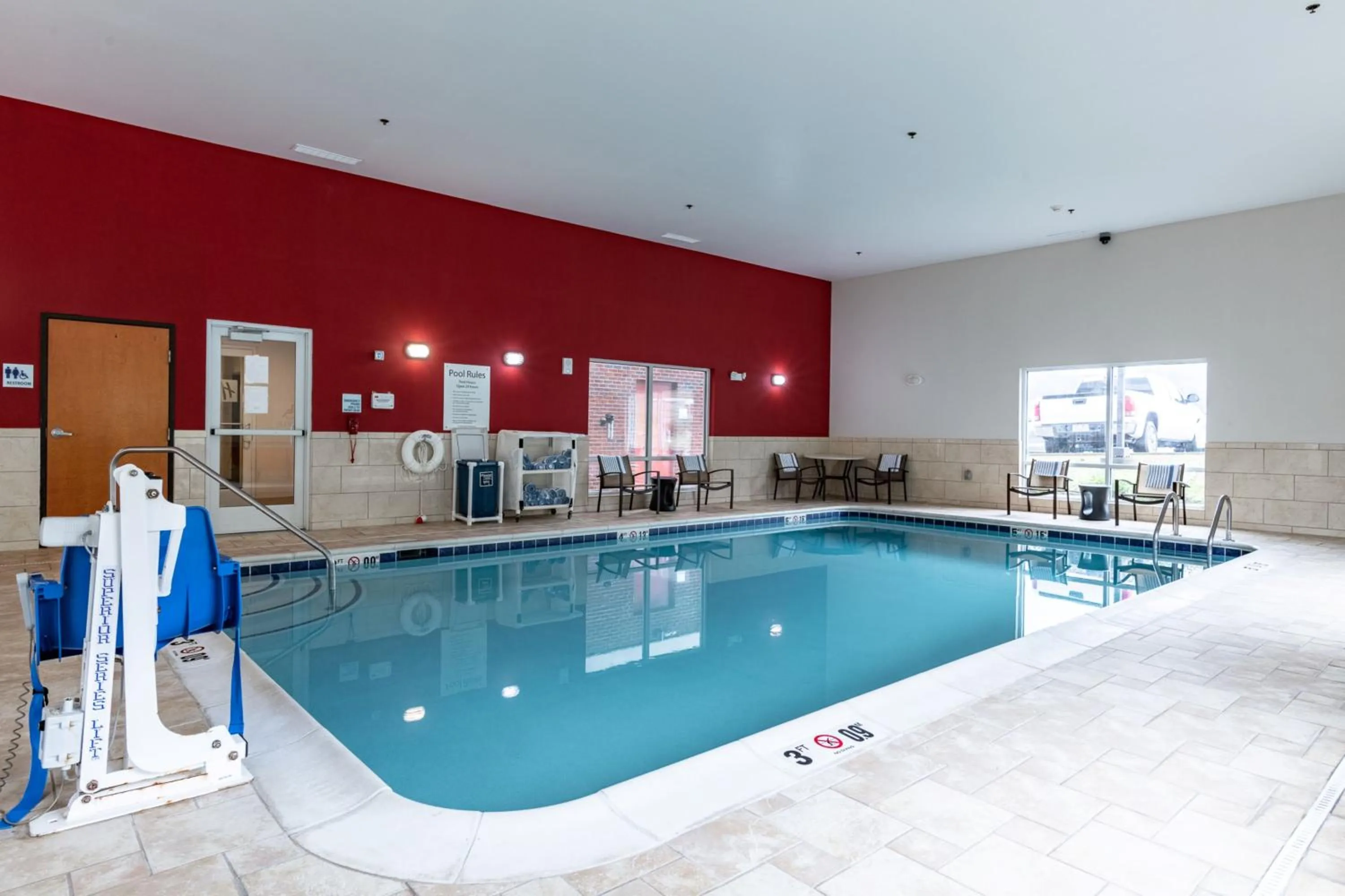 Swimming pool in Holiday Inn Express & Suites New Martinsville by IHG