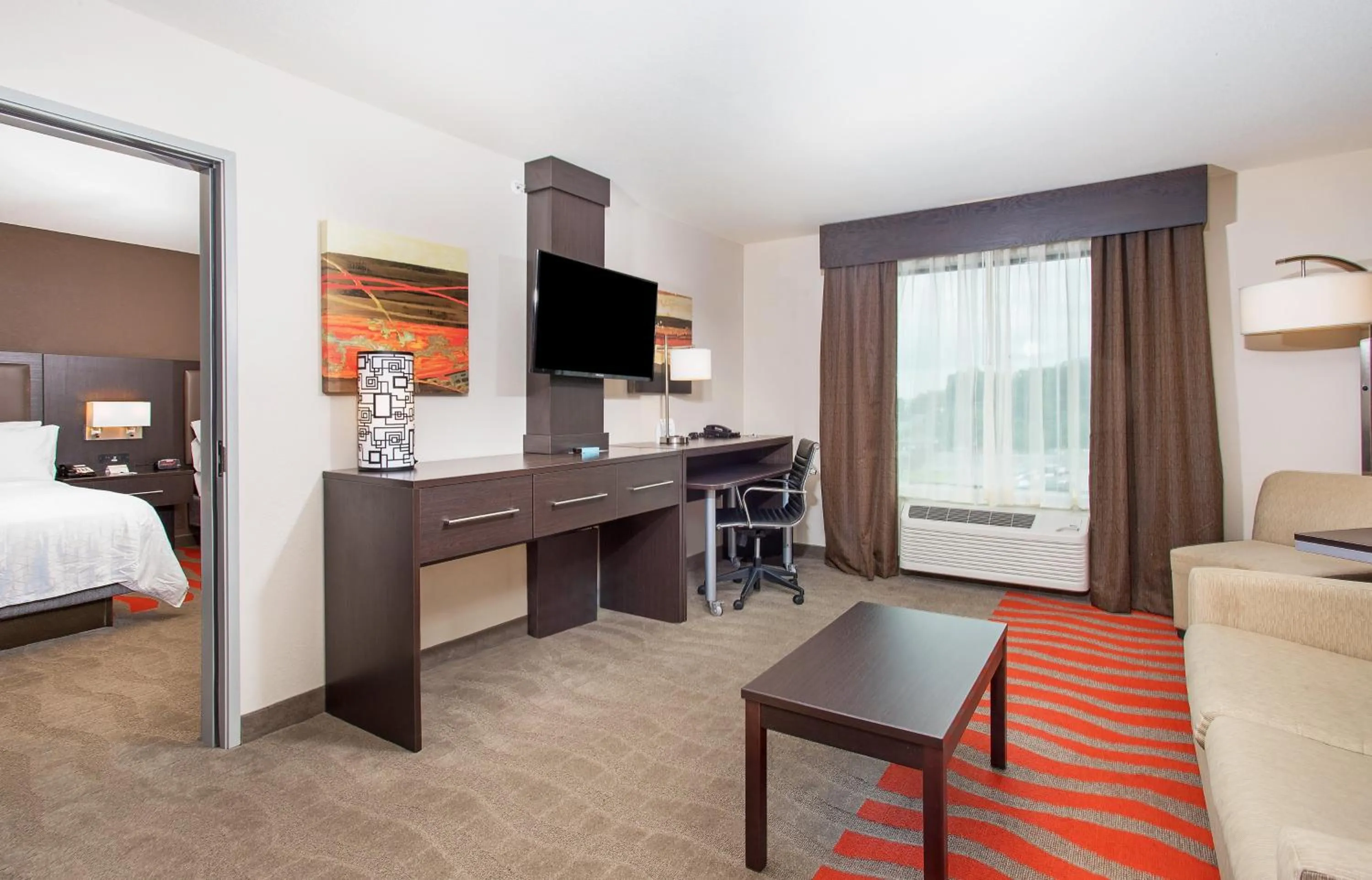 Photo of the whole room, Bed in Holiday Inn Express Hotel & Suites Glasgow by IHG