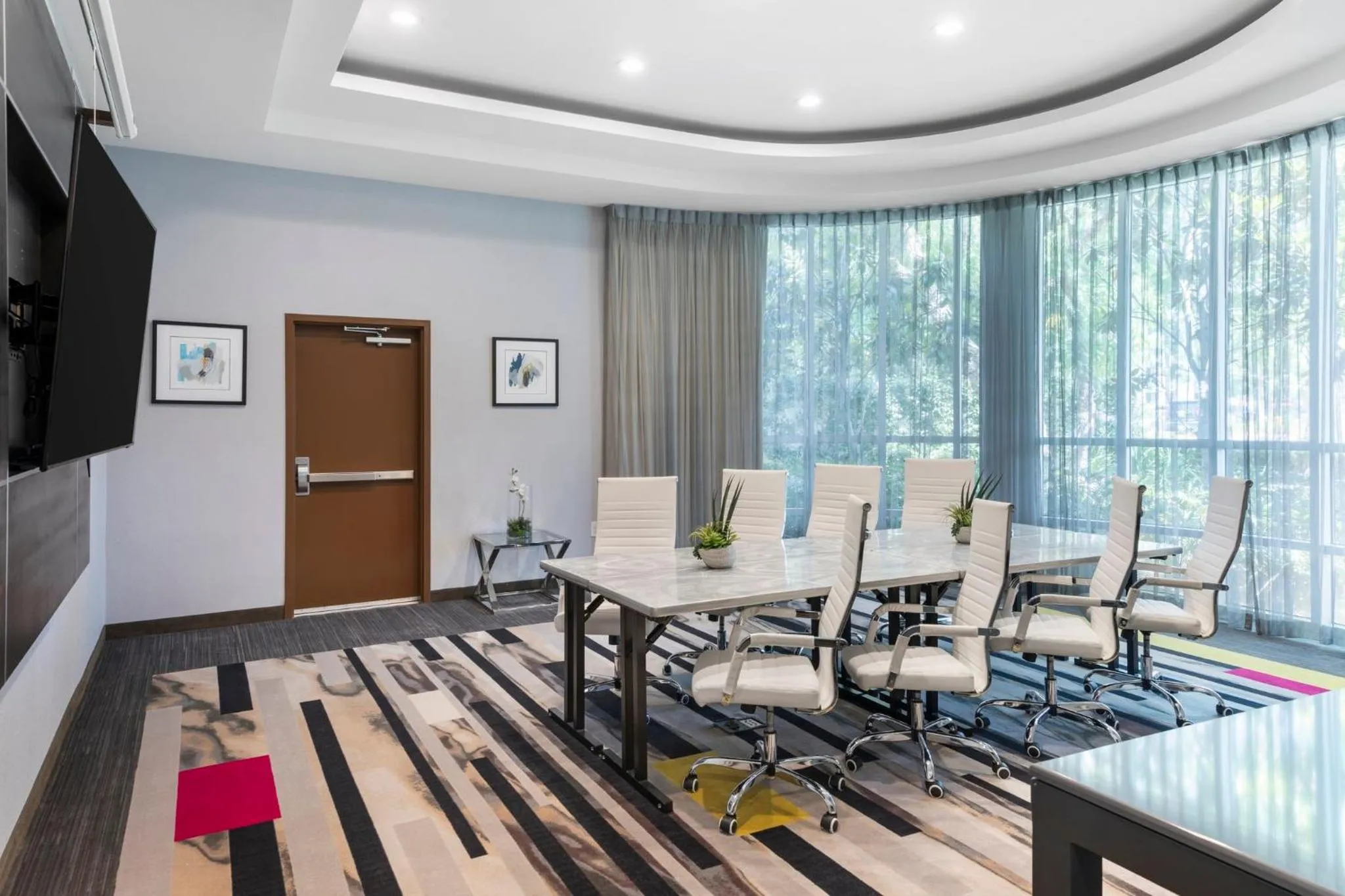 Meeting/conference room in Holiday Inn Express & Suites Anaheim Resort Area by IHG