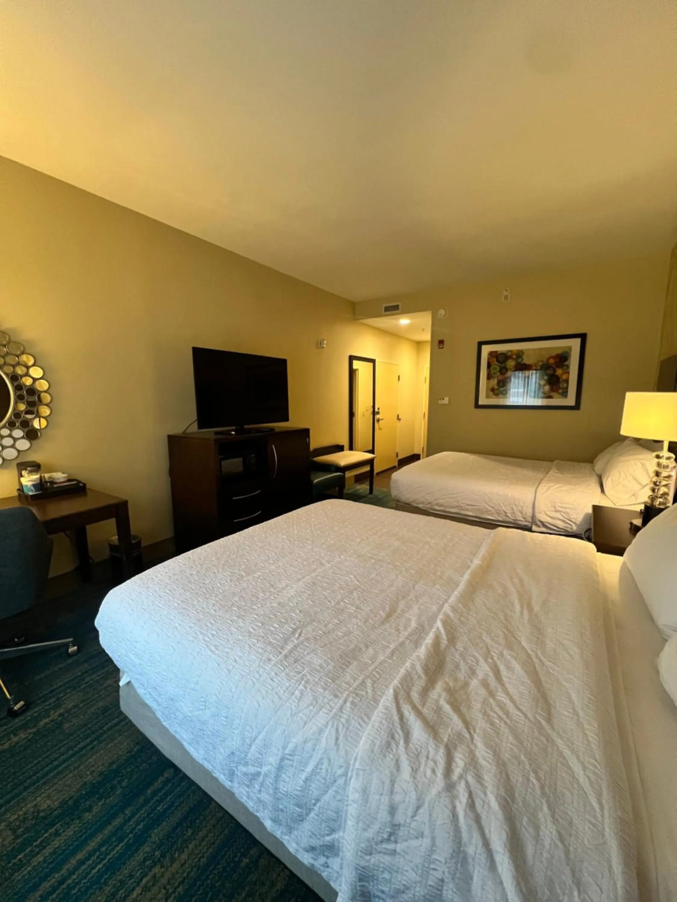 Bed in Hampton Inn & Suites Stroudsburg Bartonsville Poconos