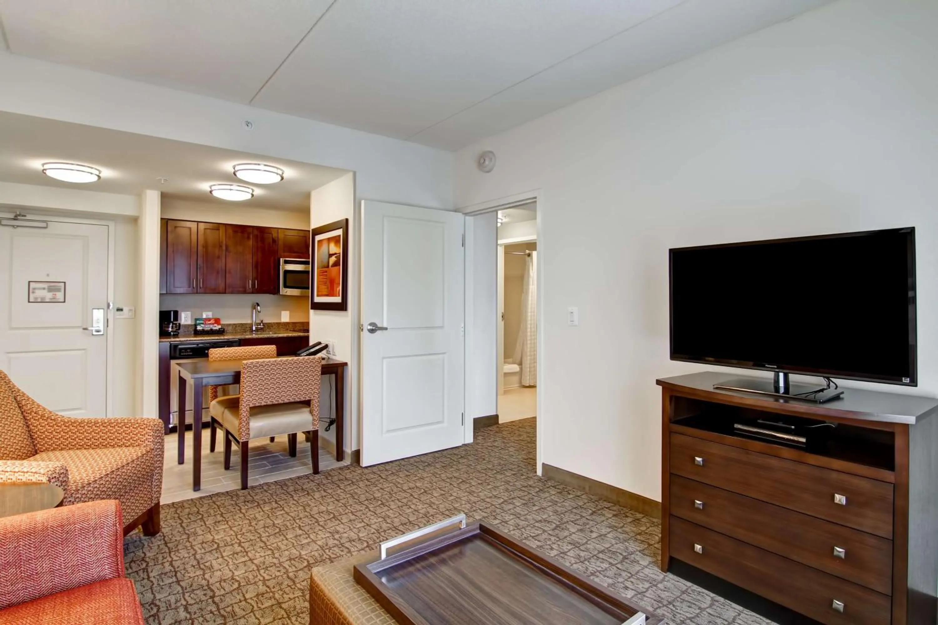 Living room in Homewood Suites by Hilton Woodbridge