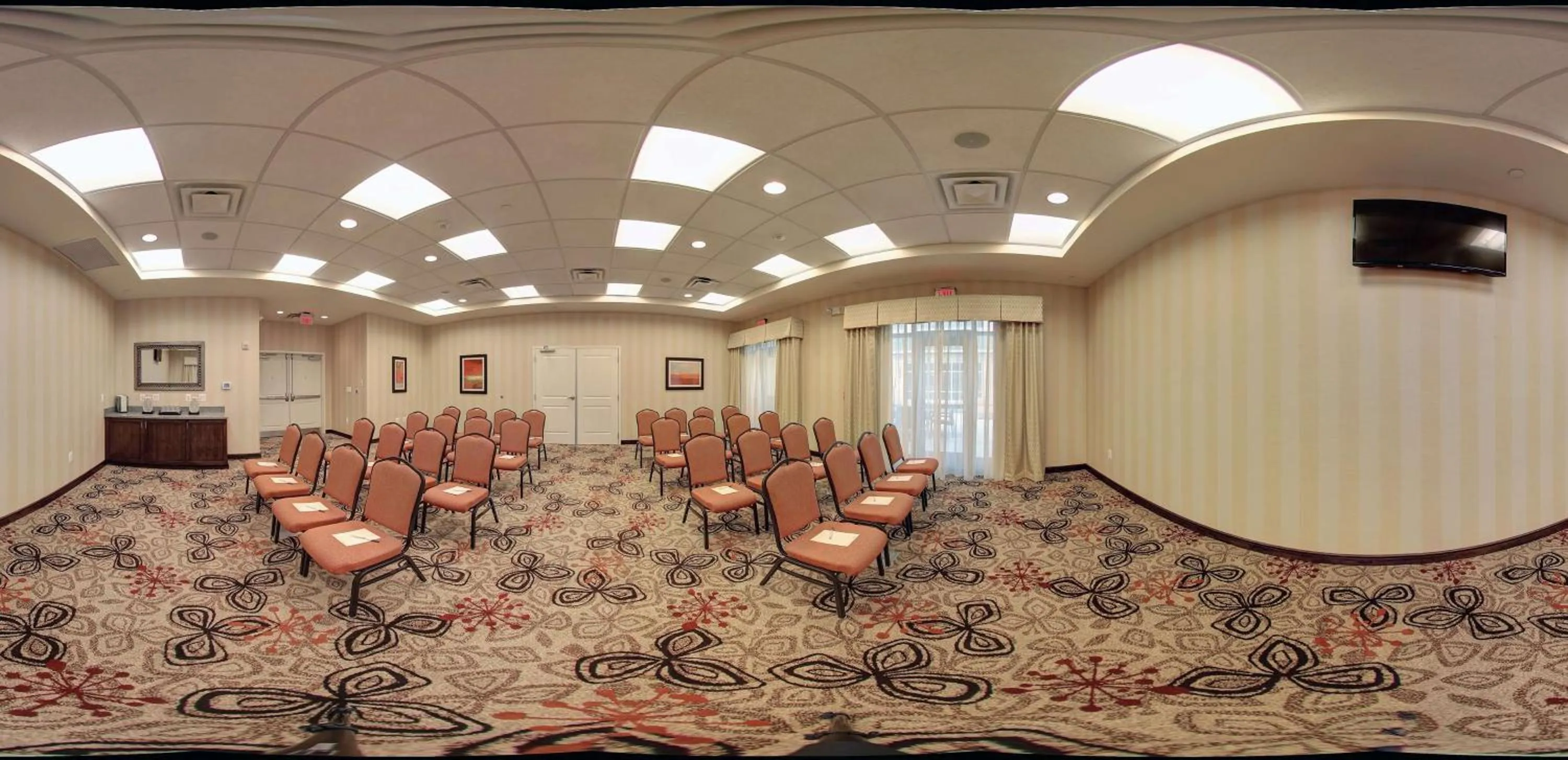 Meeting/conference room in Homewood Suites by Hilton Woodbridge
