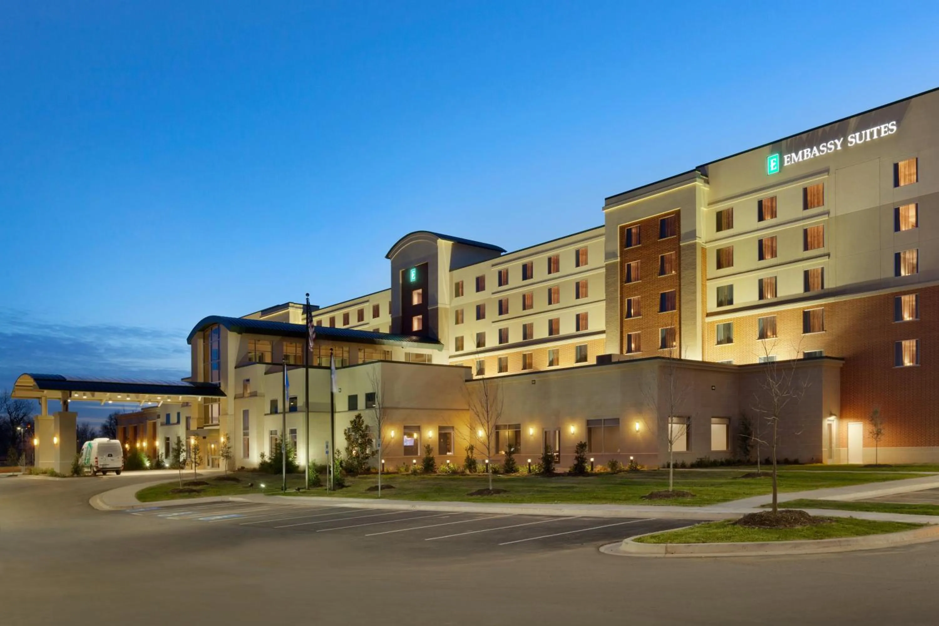 Property building in Embassy Suites Oklahoma City Downtown/Medical Center