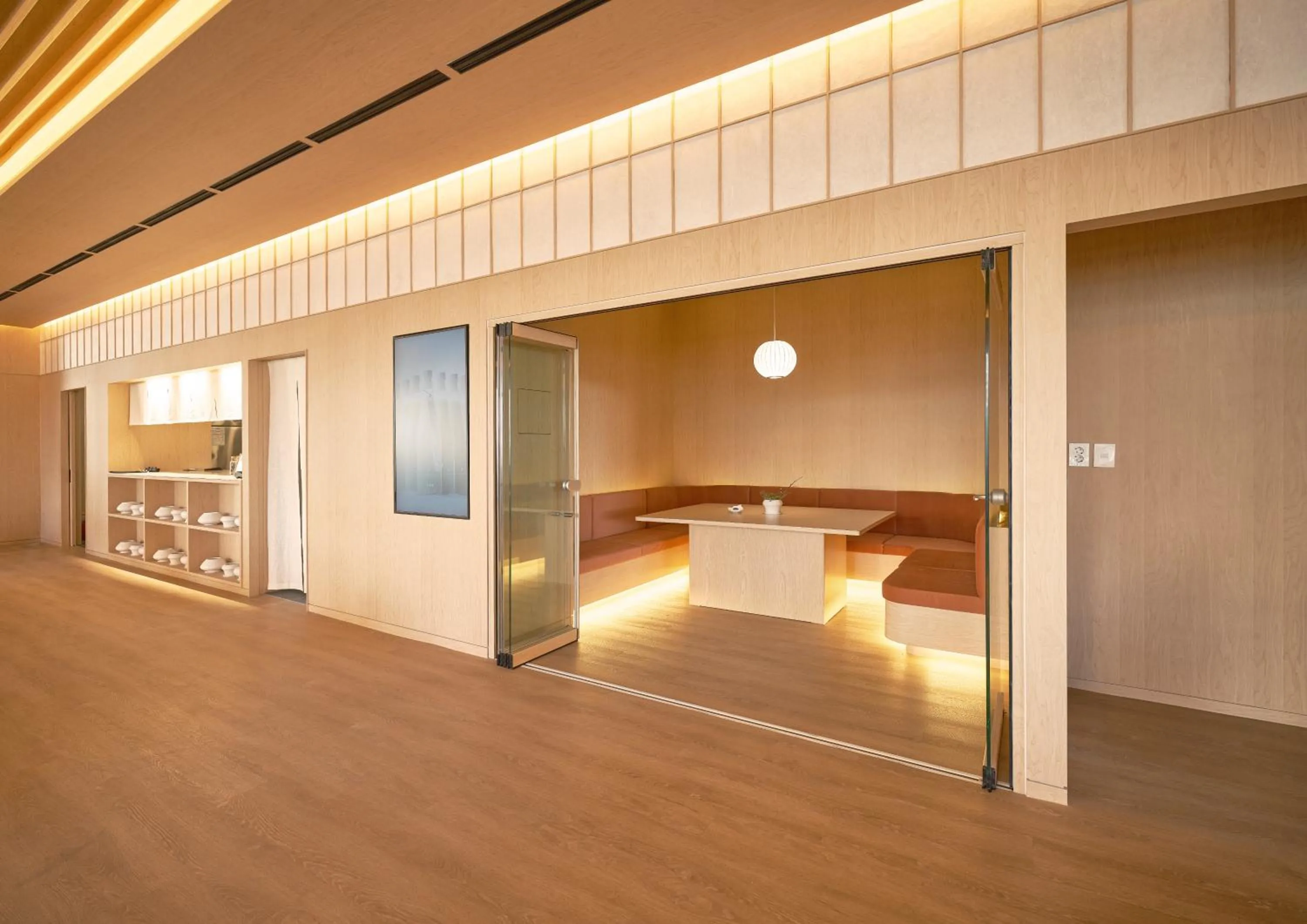 Restaurant/places to eat, Bed in UH Continental CenterPoint