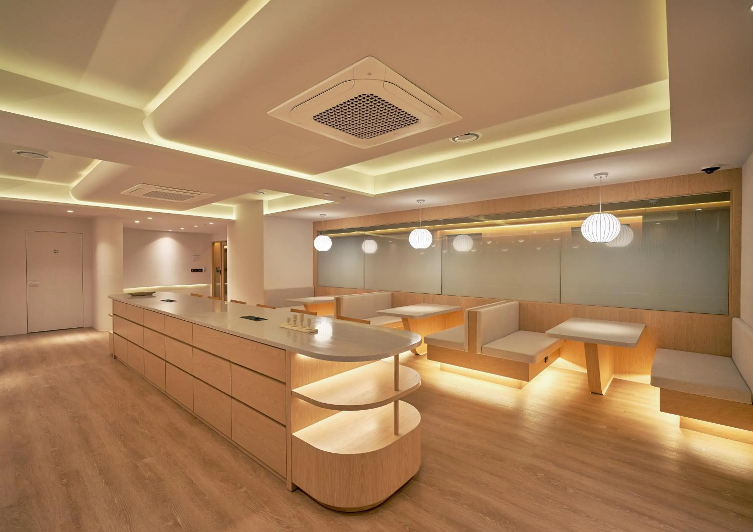 Dining area in UH Continental CenterPoint