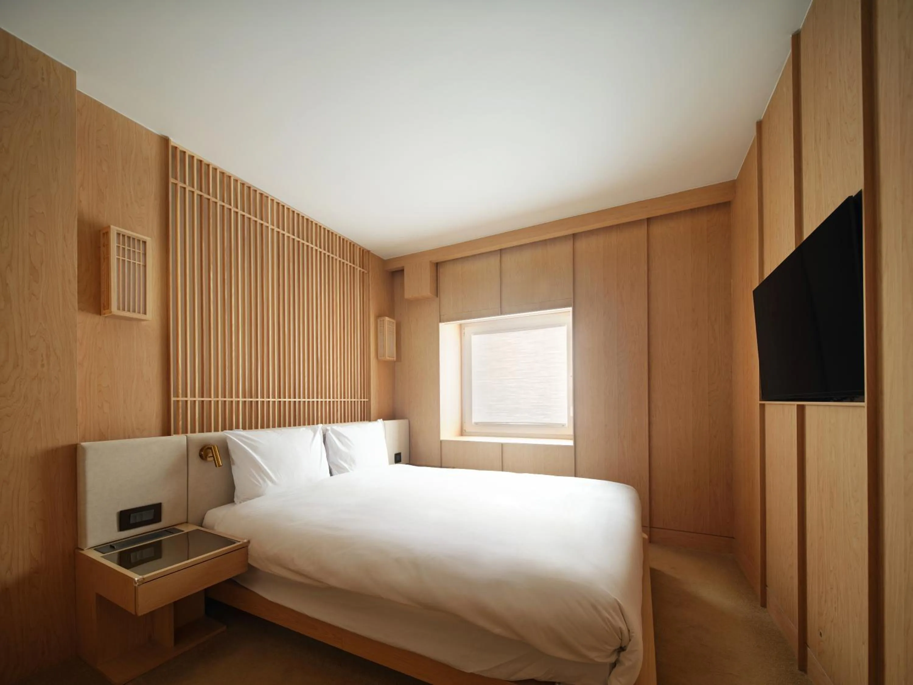 Bed in UH Continental CenterPoint