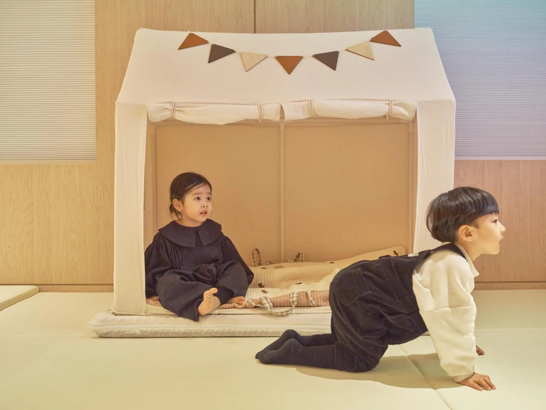 People in UH Continental CenterPoint