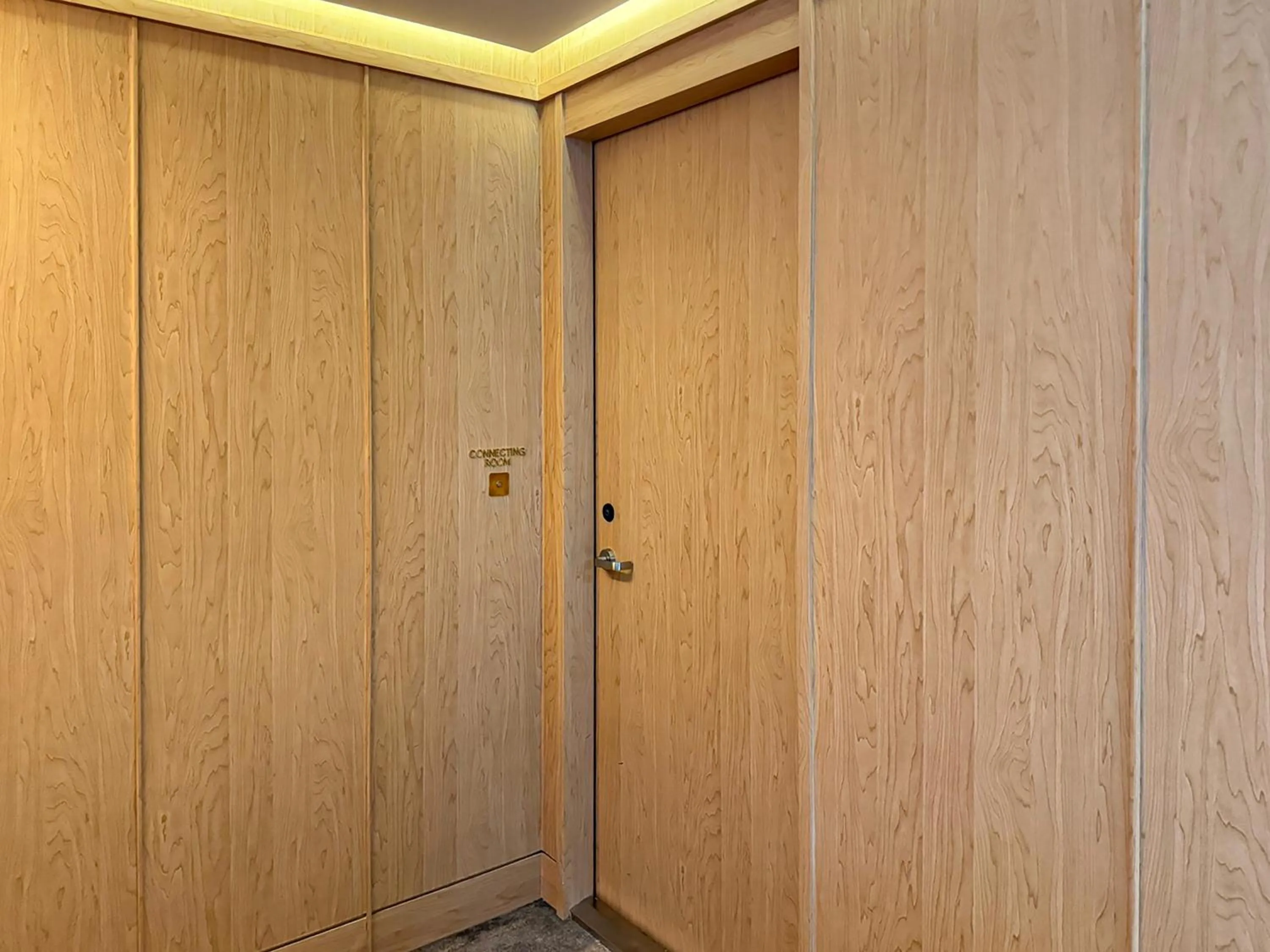 Photo of the whole room in UH Continental CenterPoint