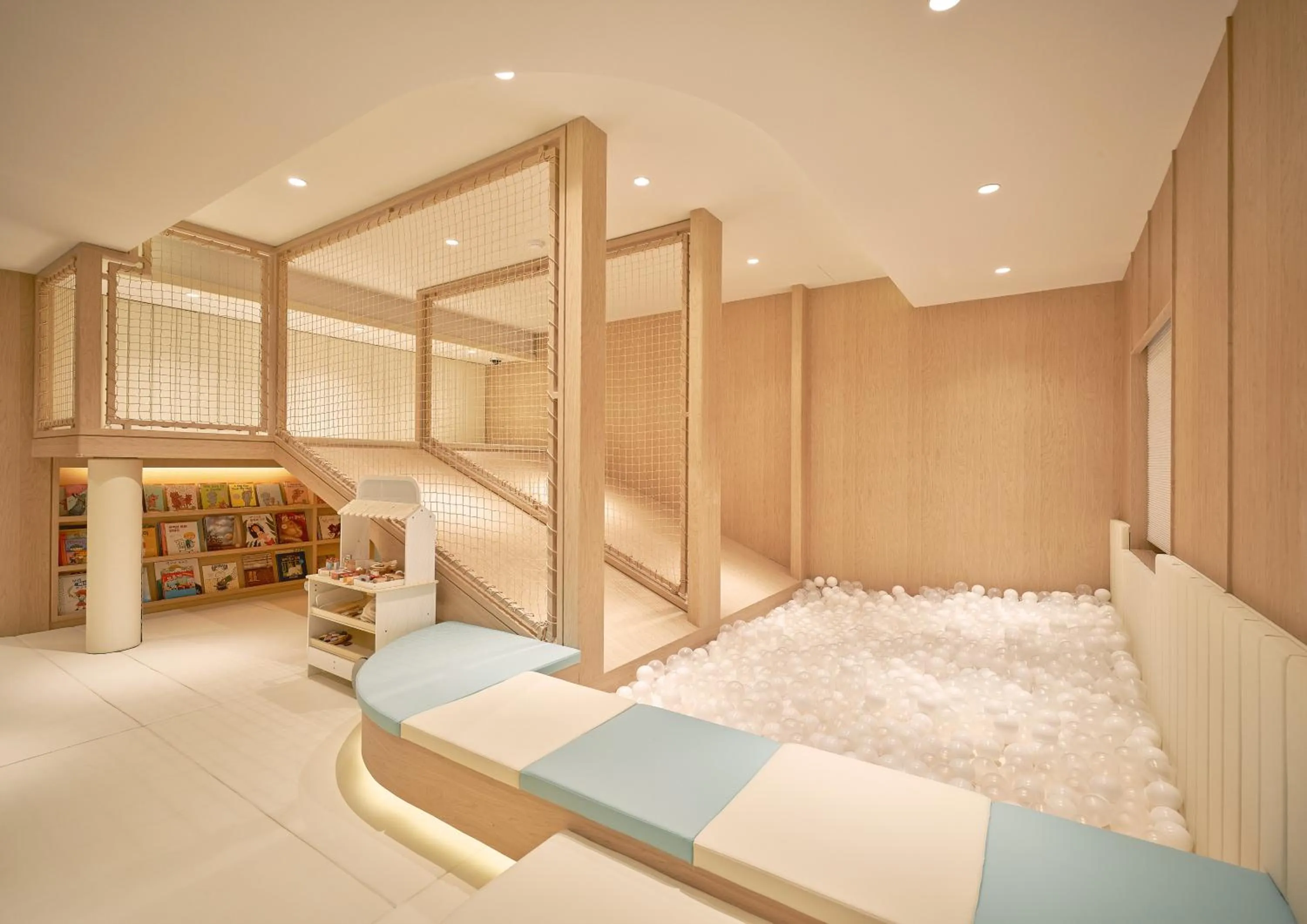 Children play ground, Bed in UH Continental CenterPoint