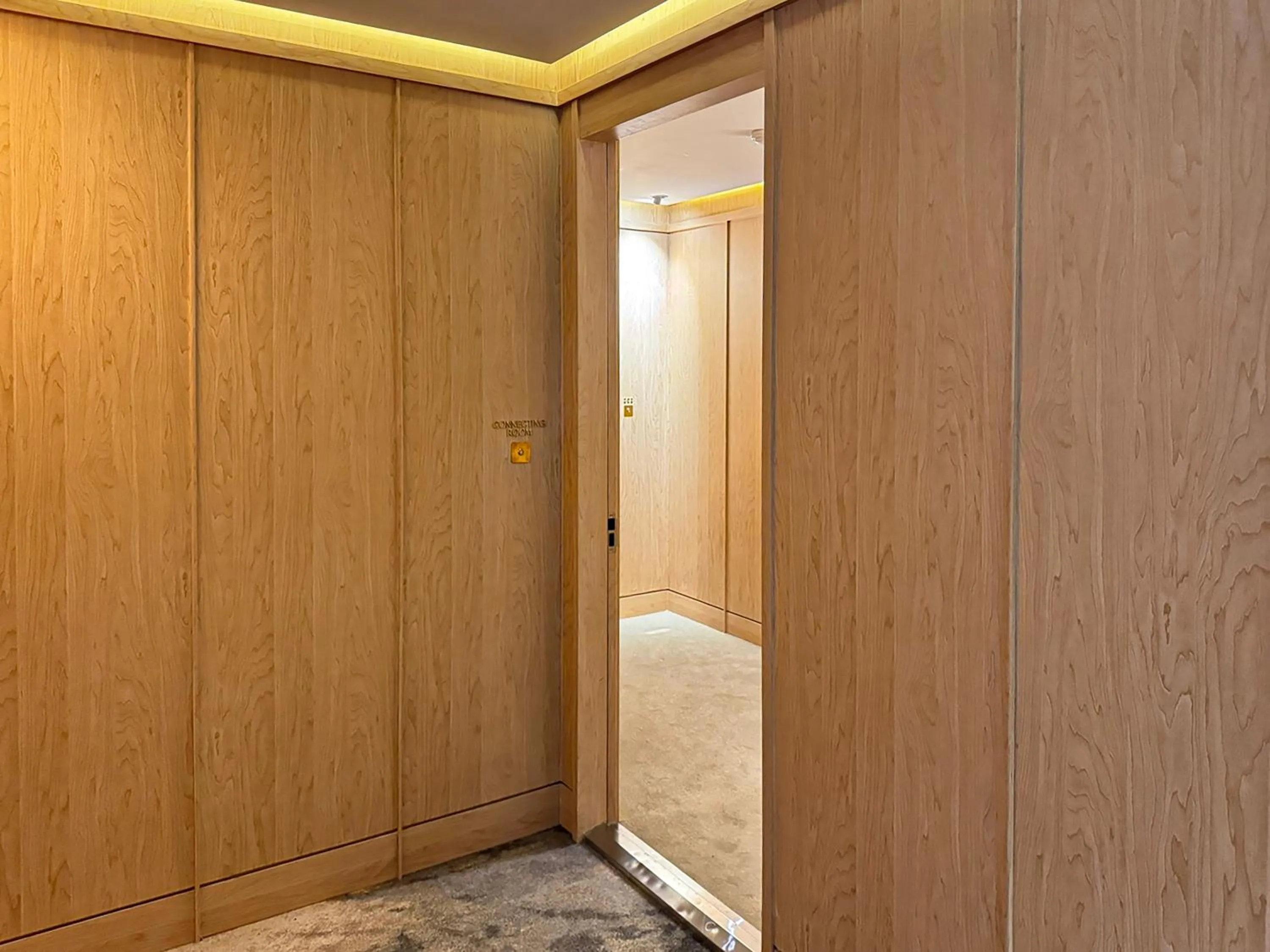 Photo of the whole room in UH Continental CenterPoint