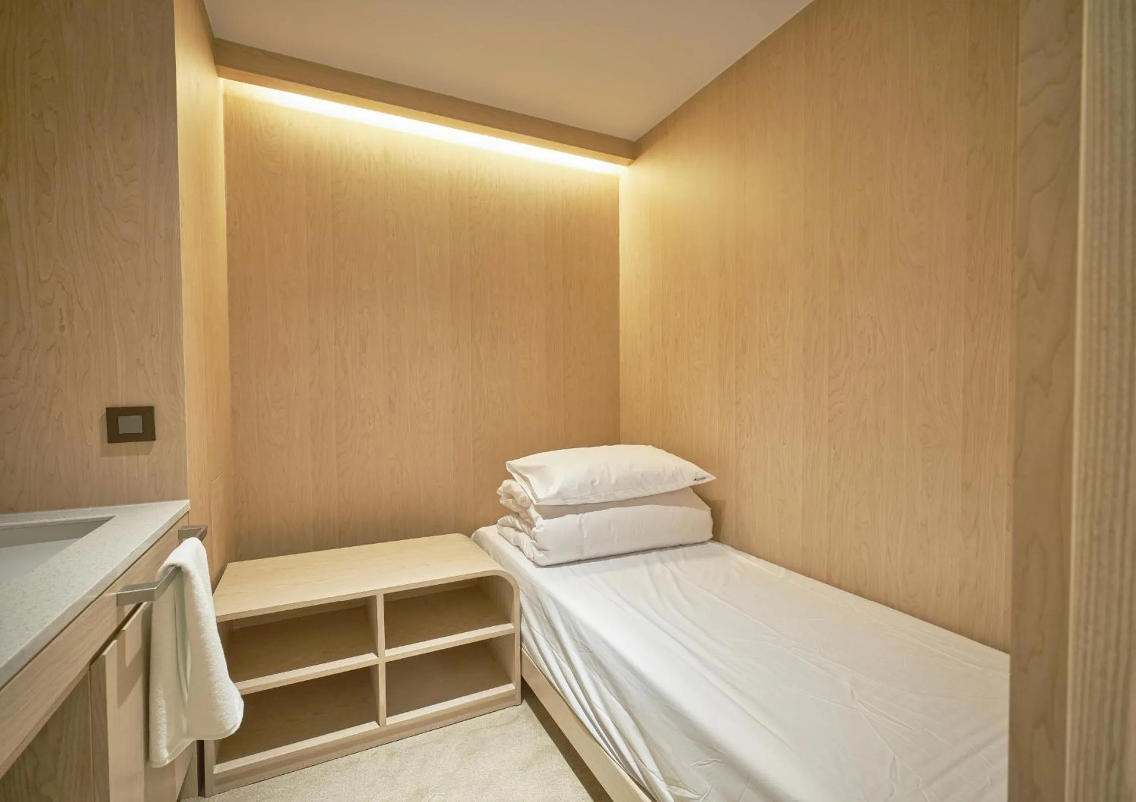 Bed in UH Continental CenterPoint