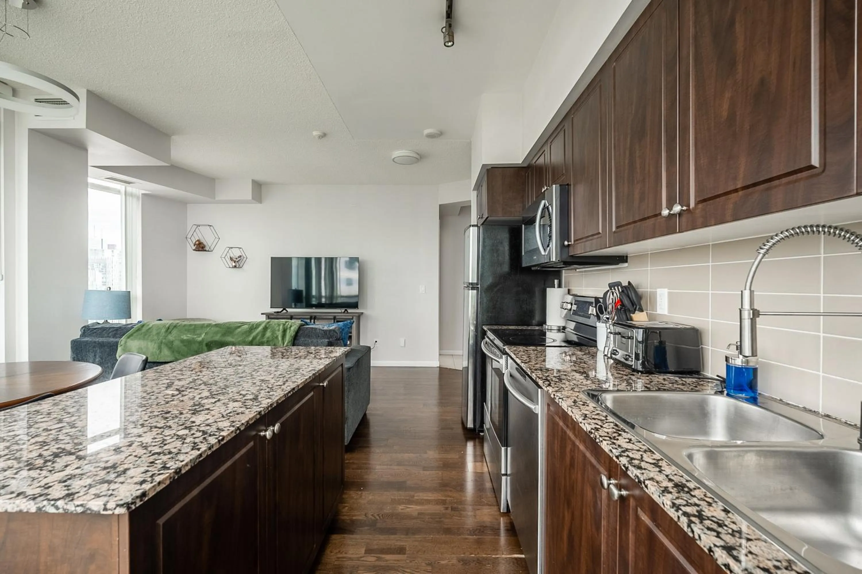 Kitchen or kitchenette in Rivetstays- The Neptune I