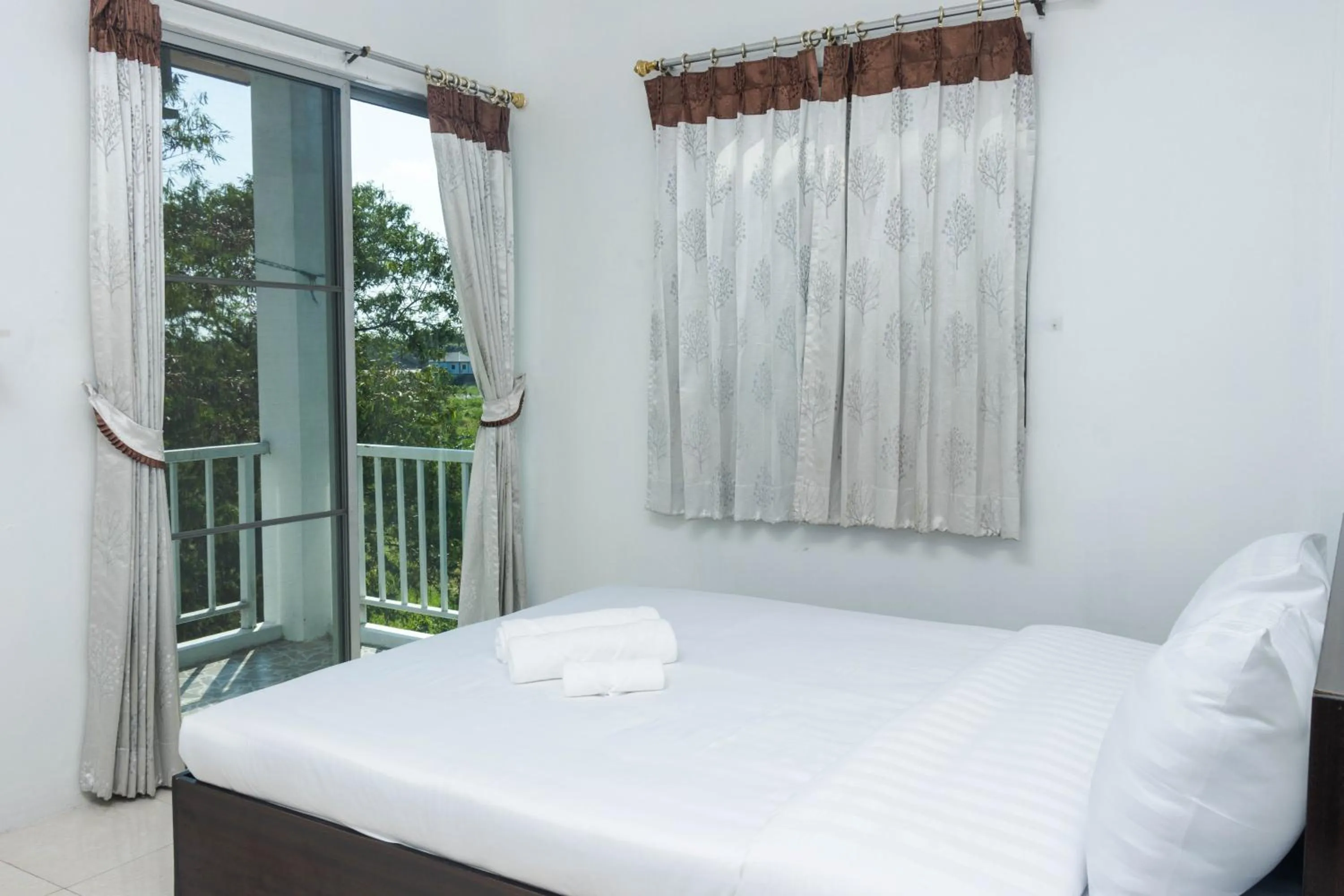 Balcony/Terrace, Bed in Taw Win Place