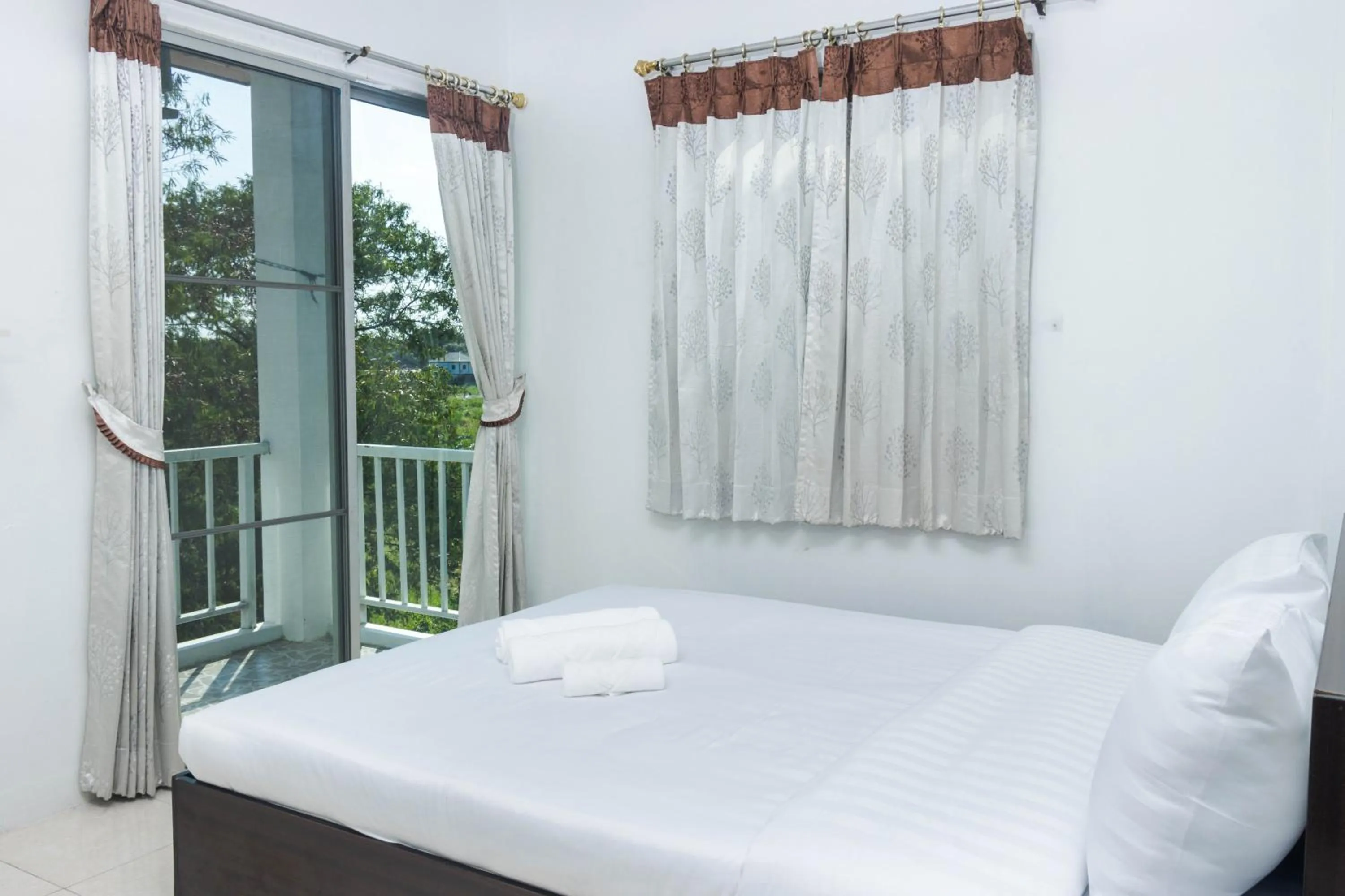 Balcony/Terrace, Bed in Taw Win Place