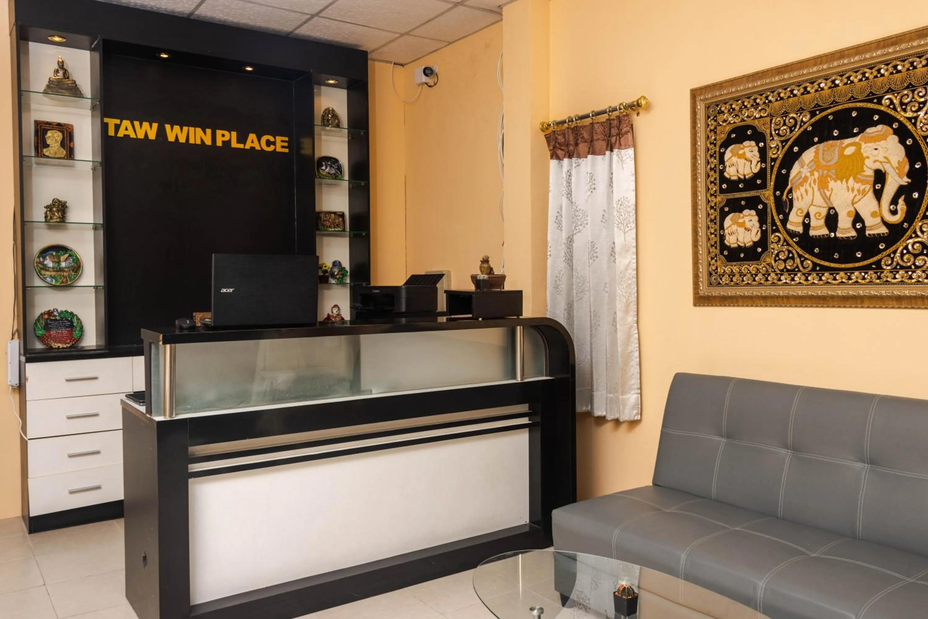 Lobby or reception in Taw Win Place