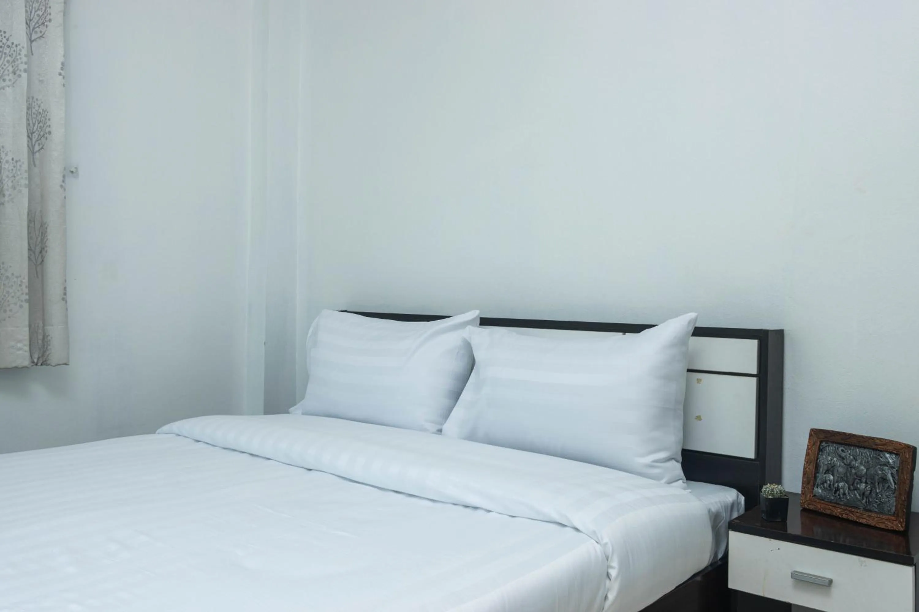 Bedroom, Bed in Taw Win Place