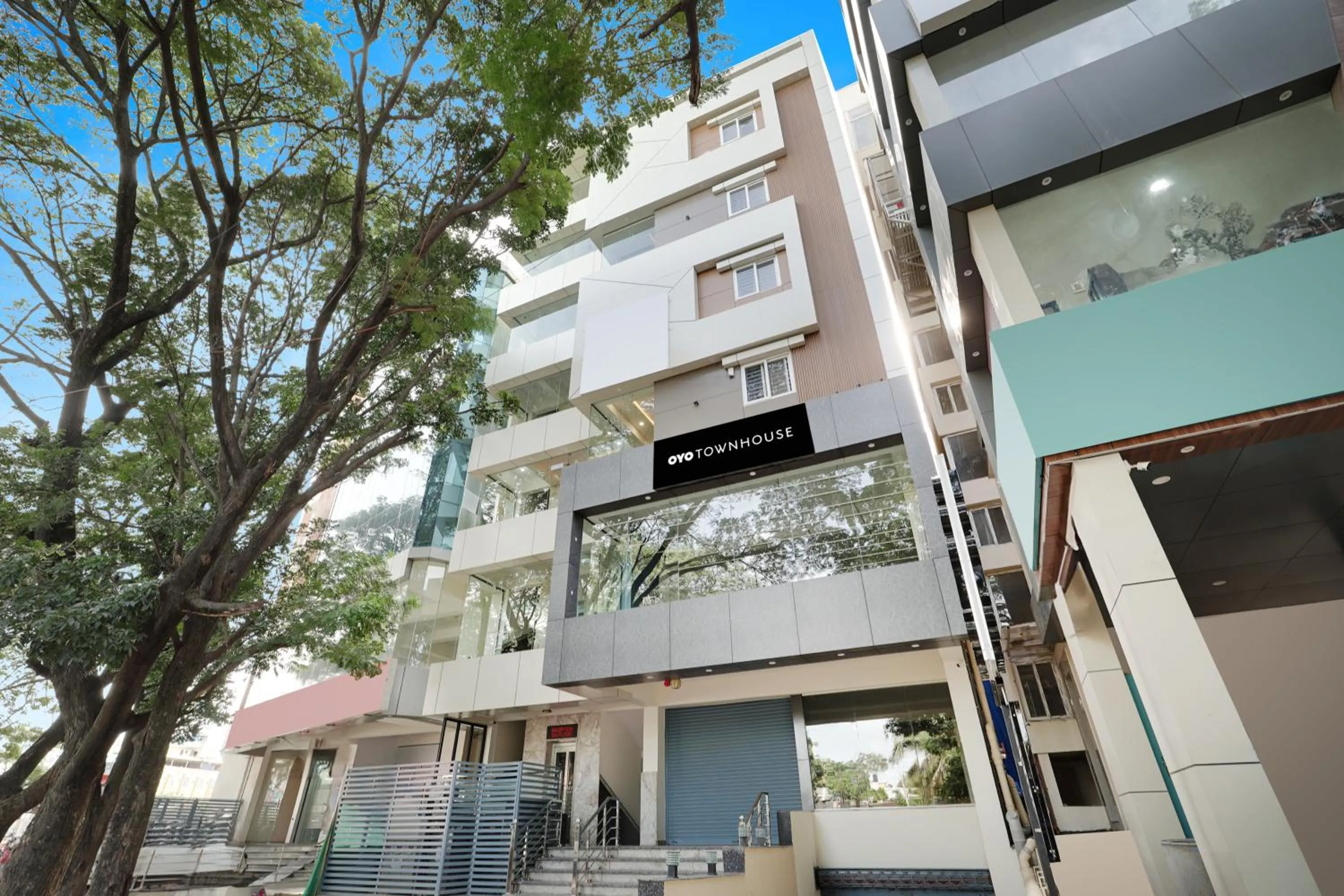 Facade/entrance in Townhouse RedMoon Suites