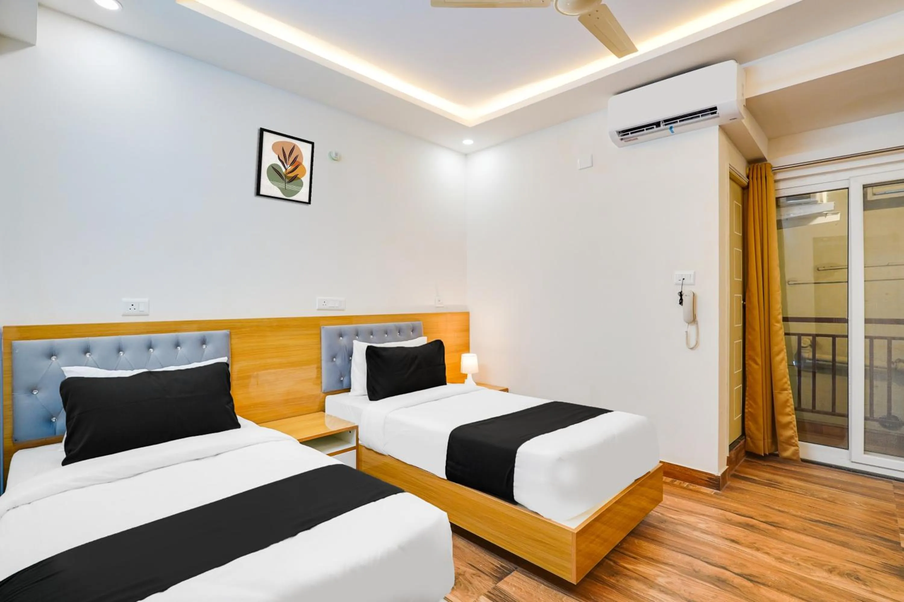 Lobby or reception in Townhouse RedMoon Suites