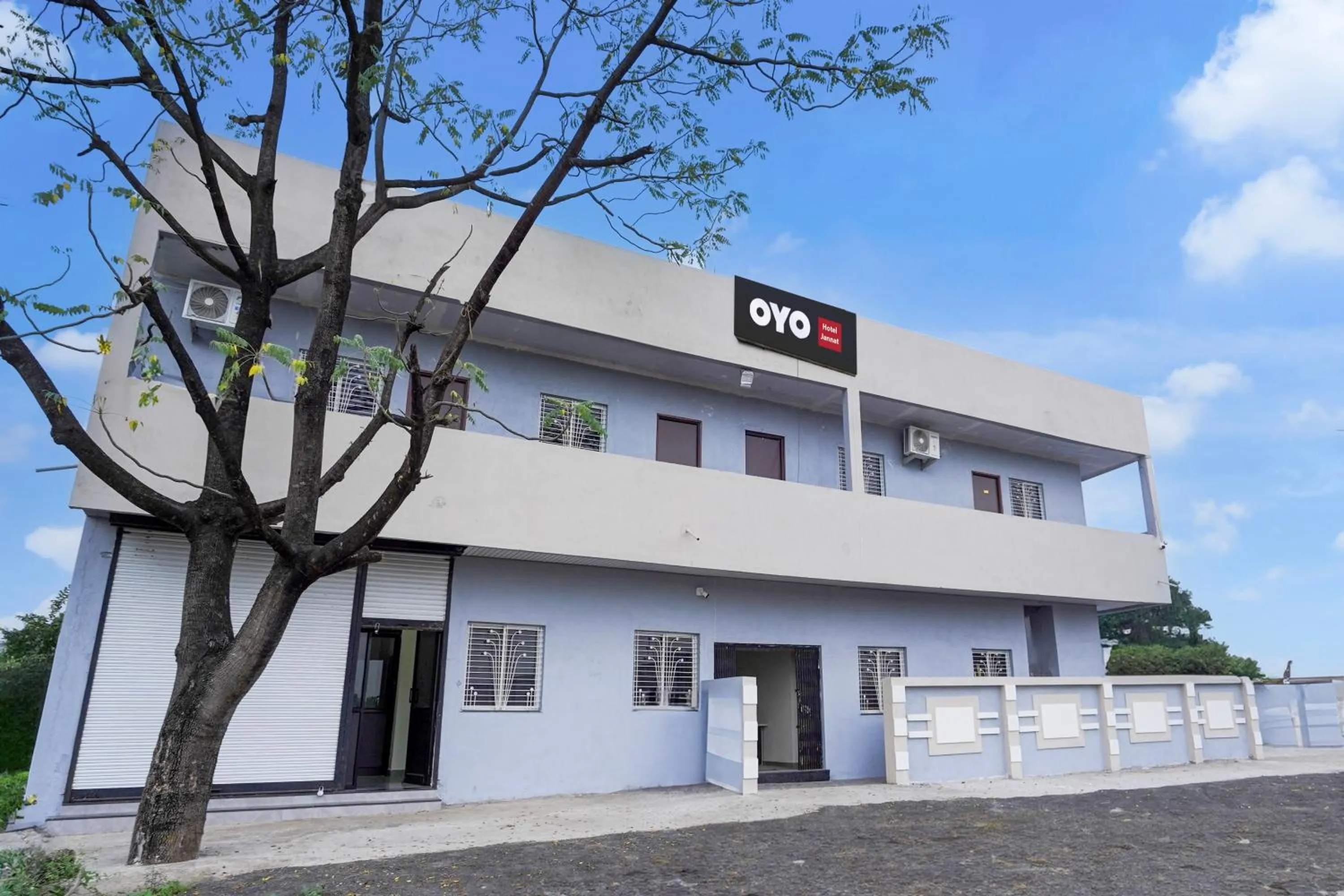 Facade/entrance in Hotel O JANNAT