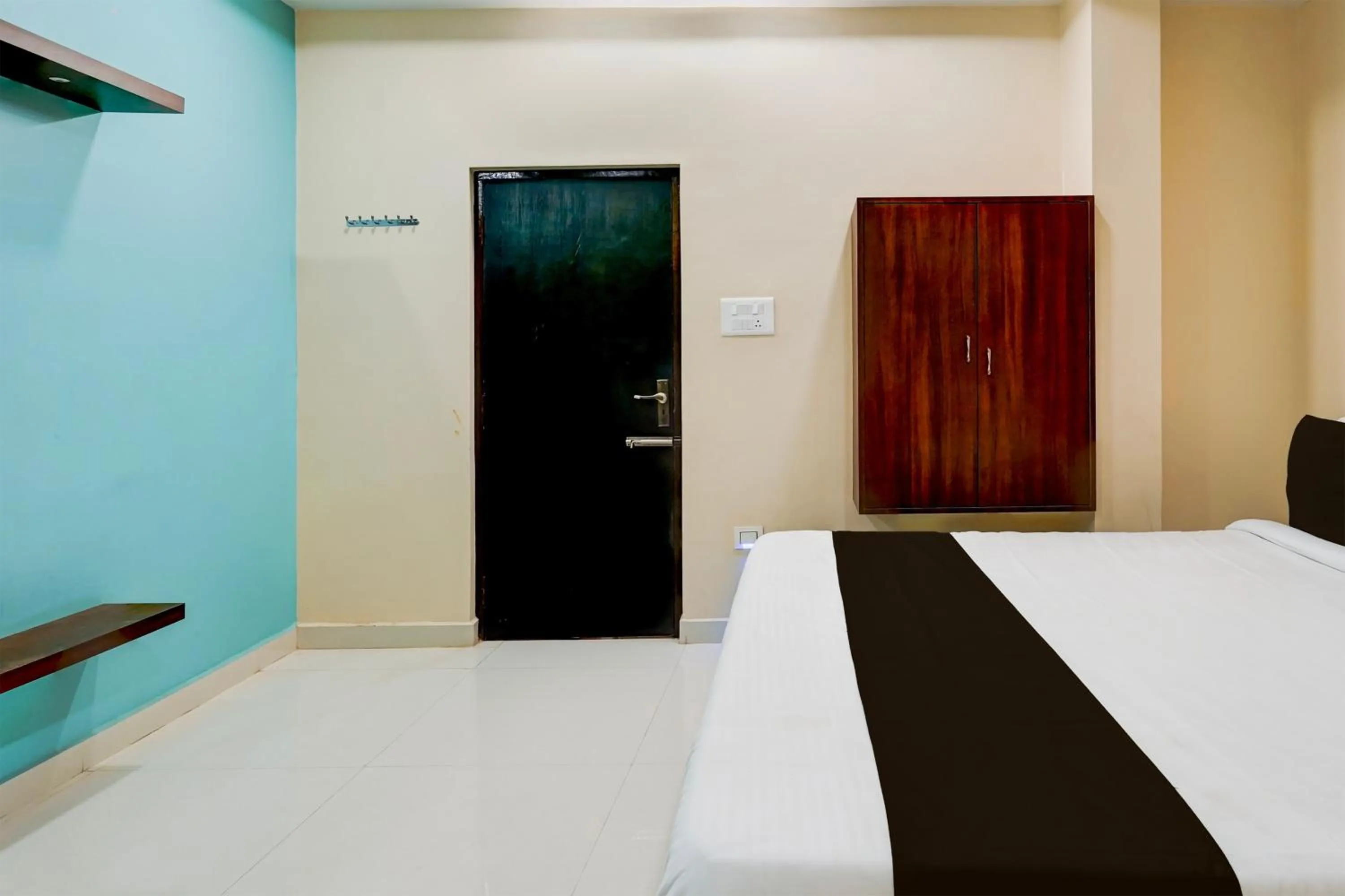 Bedroom, Bed in Super Hotel O GT Road Nellore