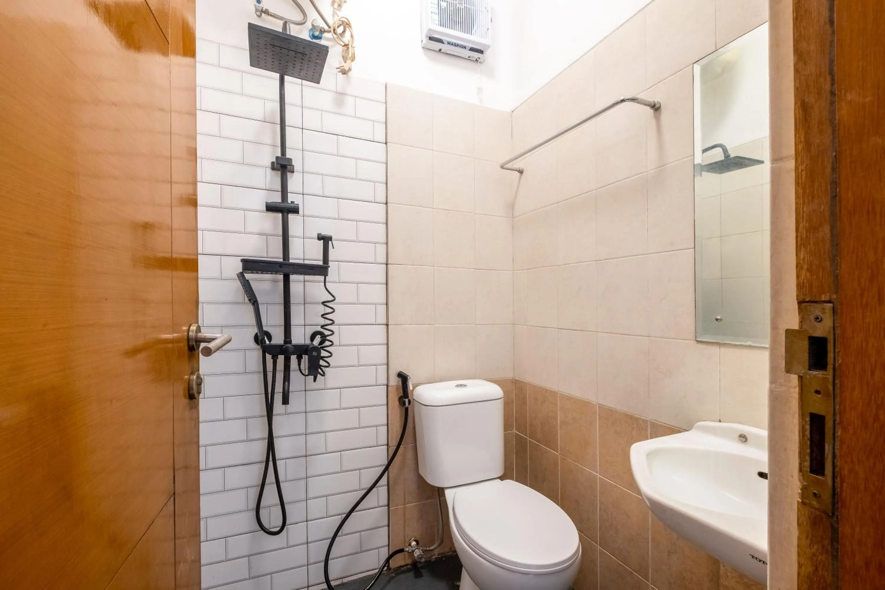 Bathroom in Cove Kyai Maja