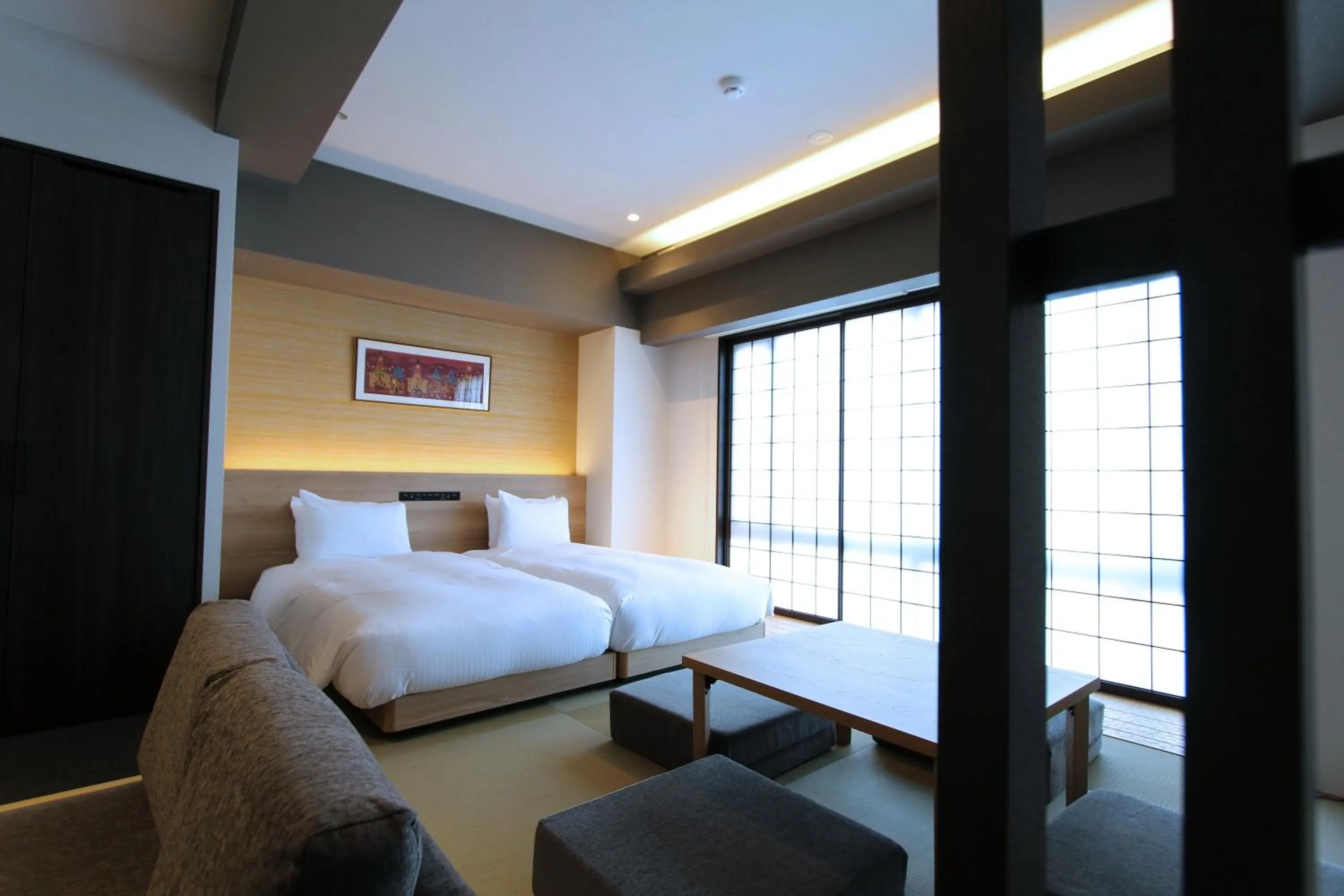 Photo of the whole room, Bed in KOKO HOTEL Residence Kyoto Nijo Castle